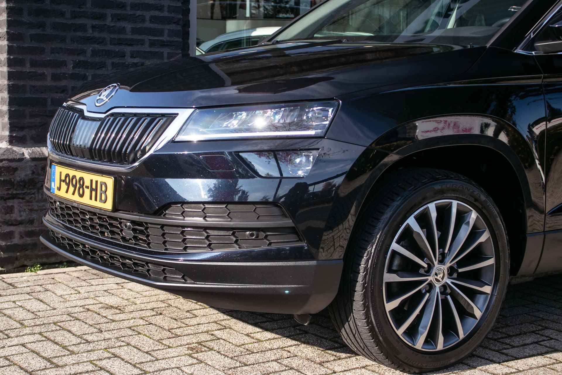 Škoda Karoq 1.5 TSI ACT Business Edition - All-in rijklrprs | Trekhaak | Panodak | Navi | Canton audio - 32/48