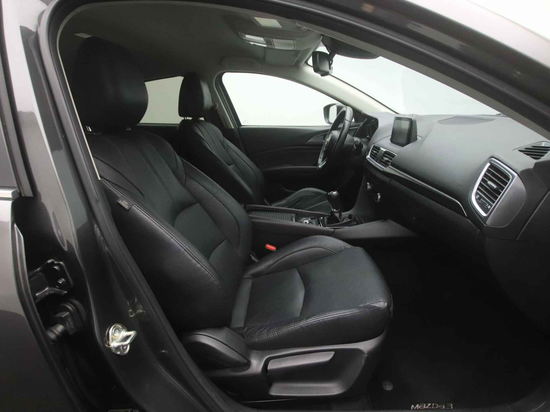 Mazda 3 2.0 SkyActiv-G GT-M met vaste trekhaak en Apple CarPlay : dealer onderhouden - 22/50