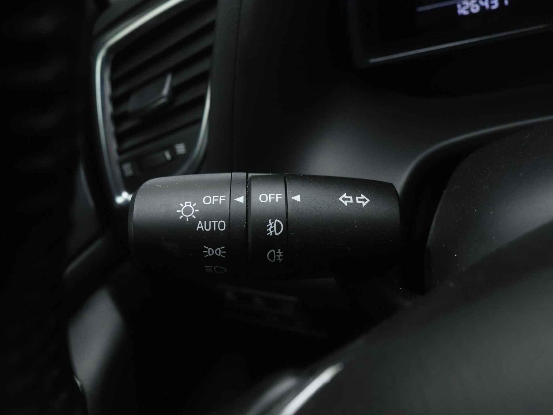 Mazda 3 2.0 SkyActiv-G GT-M met vaste trekhaak en Apple CarPlay : dealer onderhouden - 28/50