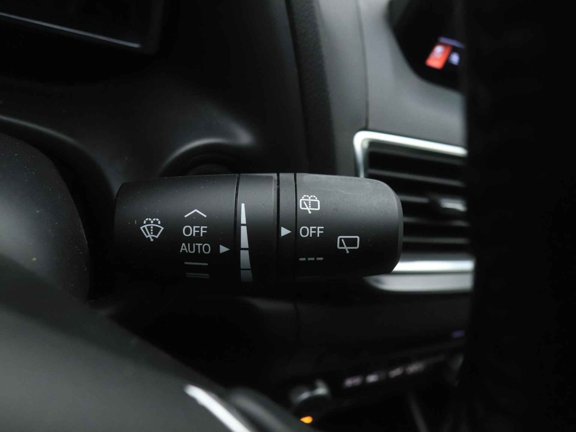 Mazda 3 2.0 SkyActiv-G GT-M met vaste trekhaak en Apple CarPlay : dealer onderhouden - 29/50