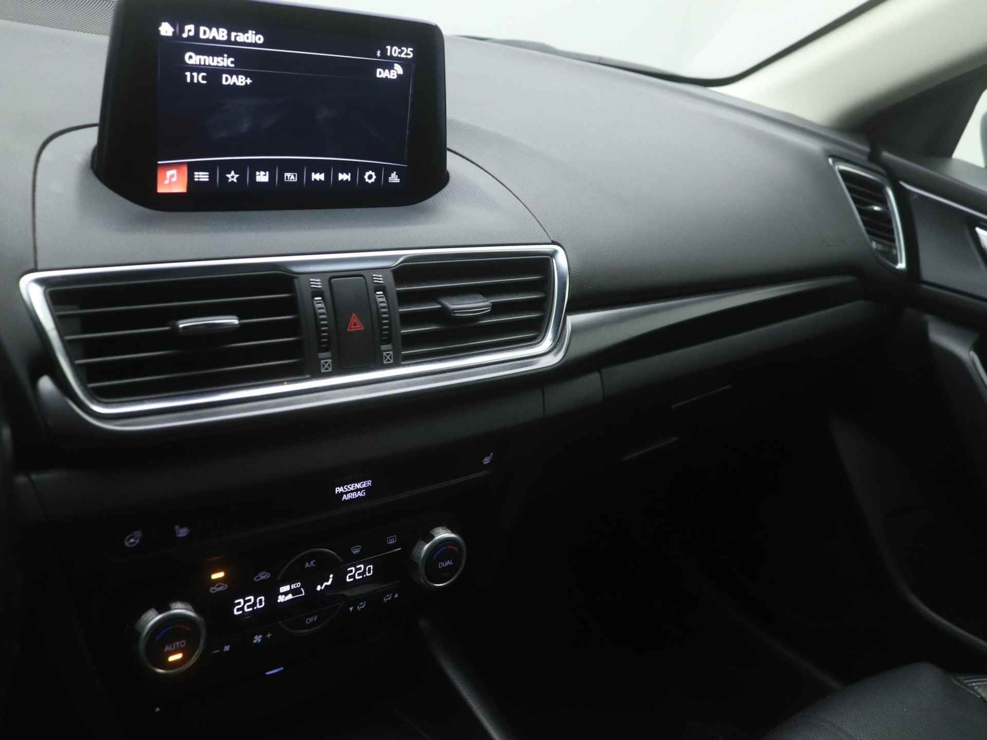 Mazda 3 2.0 SkyActiv-G GT-M met vaste trekhaak en Apple CarPlay : dealer onderhouden - 32/50