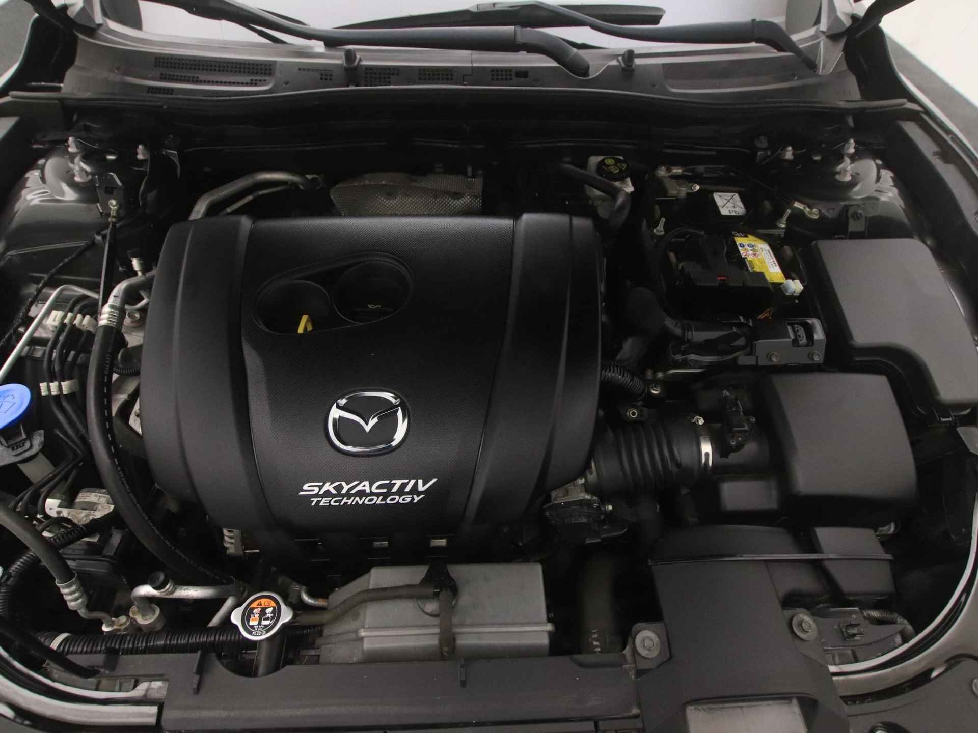 Mazda 3 2.0 SkyActiv-G GT-M met vaste trekhaak en Apple CarPlay : dealer onderhouden - 44/50