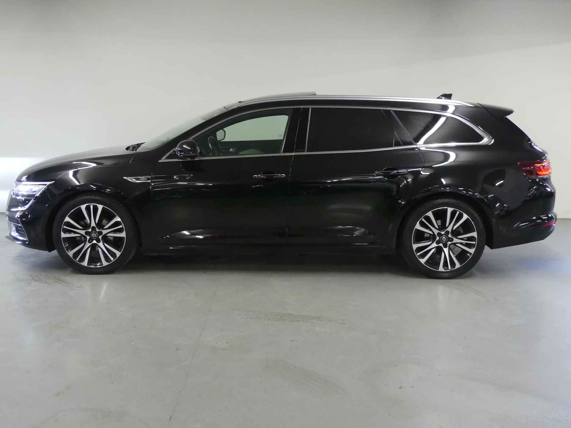 Renault Talisman Estate TCe 160 Business Initiale Paris | Leder | R-Link Multimedia & Navigatie | Panoramadak | Stoel & Stuurwielverwarming | Stoelventilatie | BOSE Audio | HUD - 6/43