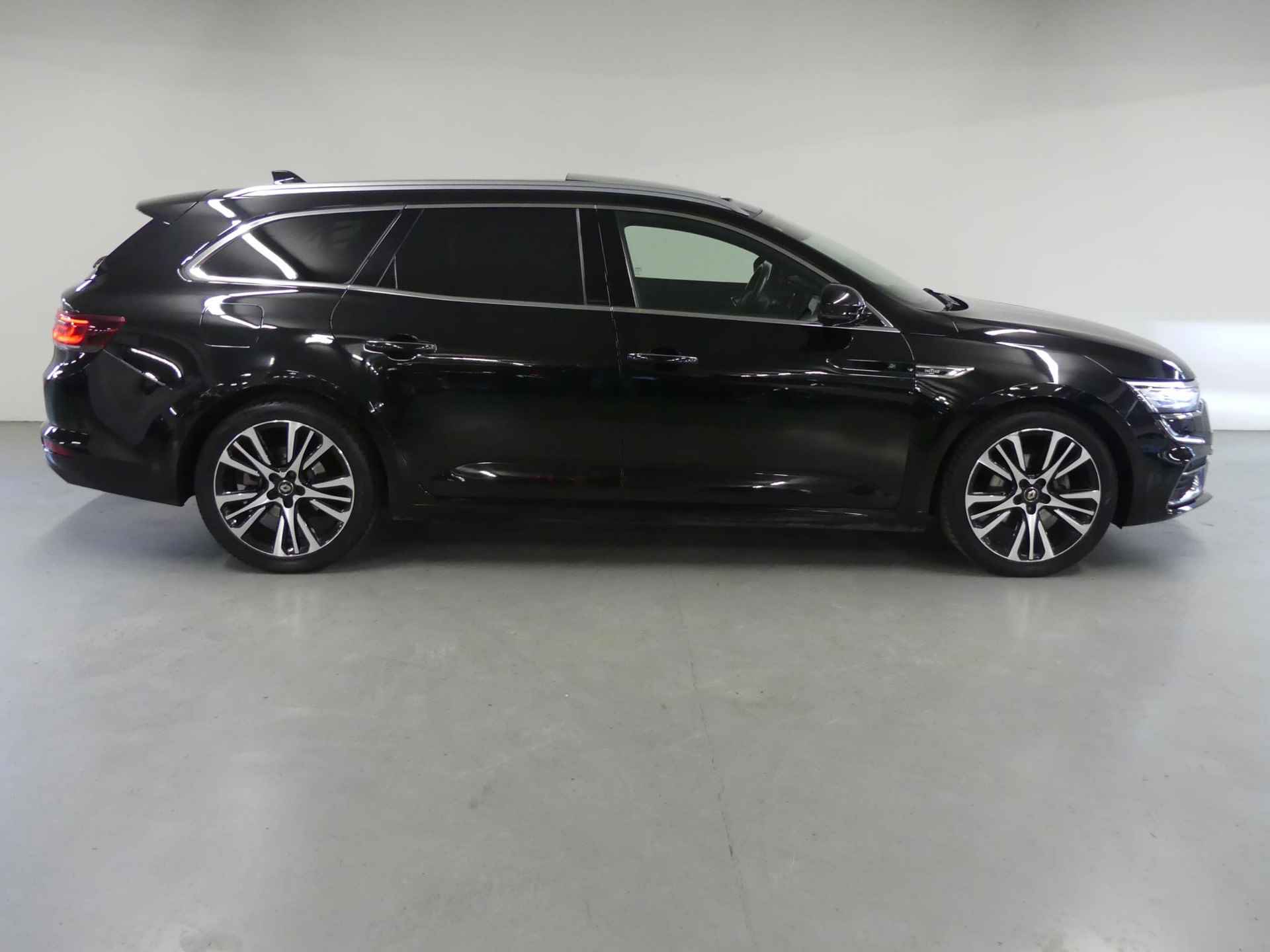 Renault Talisman Estate TCe 160 Business Initiale Paris | Leder | R-Link Multimedia & Navigatie | Panoramadak | Stoel & Stuurwielverwarming | Stoelventilatie | BOSE Audio | HUD - 7/43