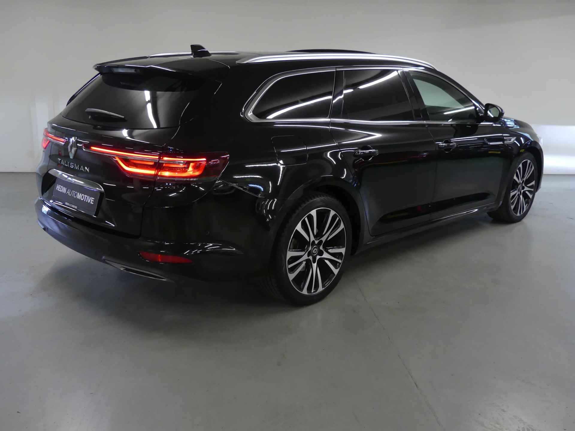 Renault Talisman Estate TCe 160 Business Initiale Paris | Leder | R-Link Multimedia & Navigatie | Panoramadak | Stoel & Stuurwielverwarming | Stoelventilatie | BOSE Audio | HUD - 9/43