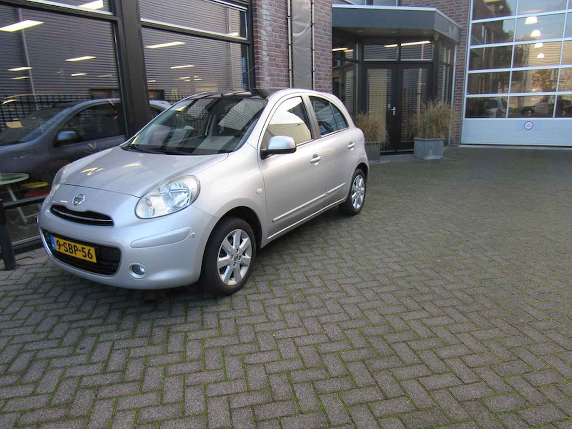 Nissan Micra 1.2 80pk Tekna glazen dak,airco, navigatie, cruise control, parkeersensoren, sportvelgen - 5/30