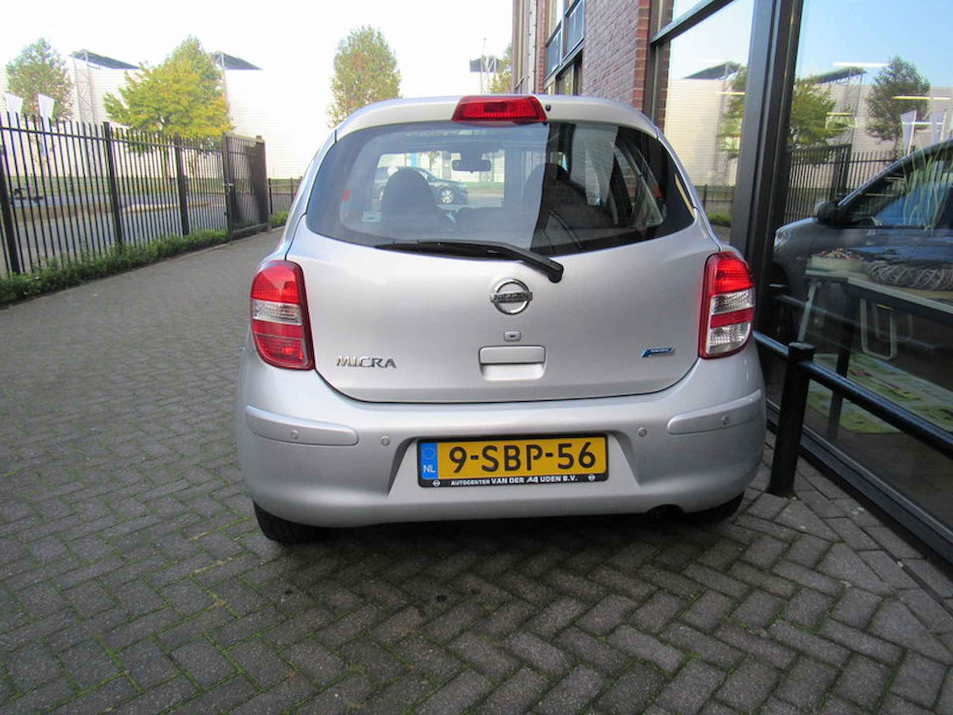 Nissan Micra 1.2 80pk Tekna glazen dak,airco, navigatie, cruise control, parkeersensoren, sportvelgen - 12/30