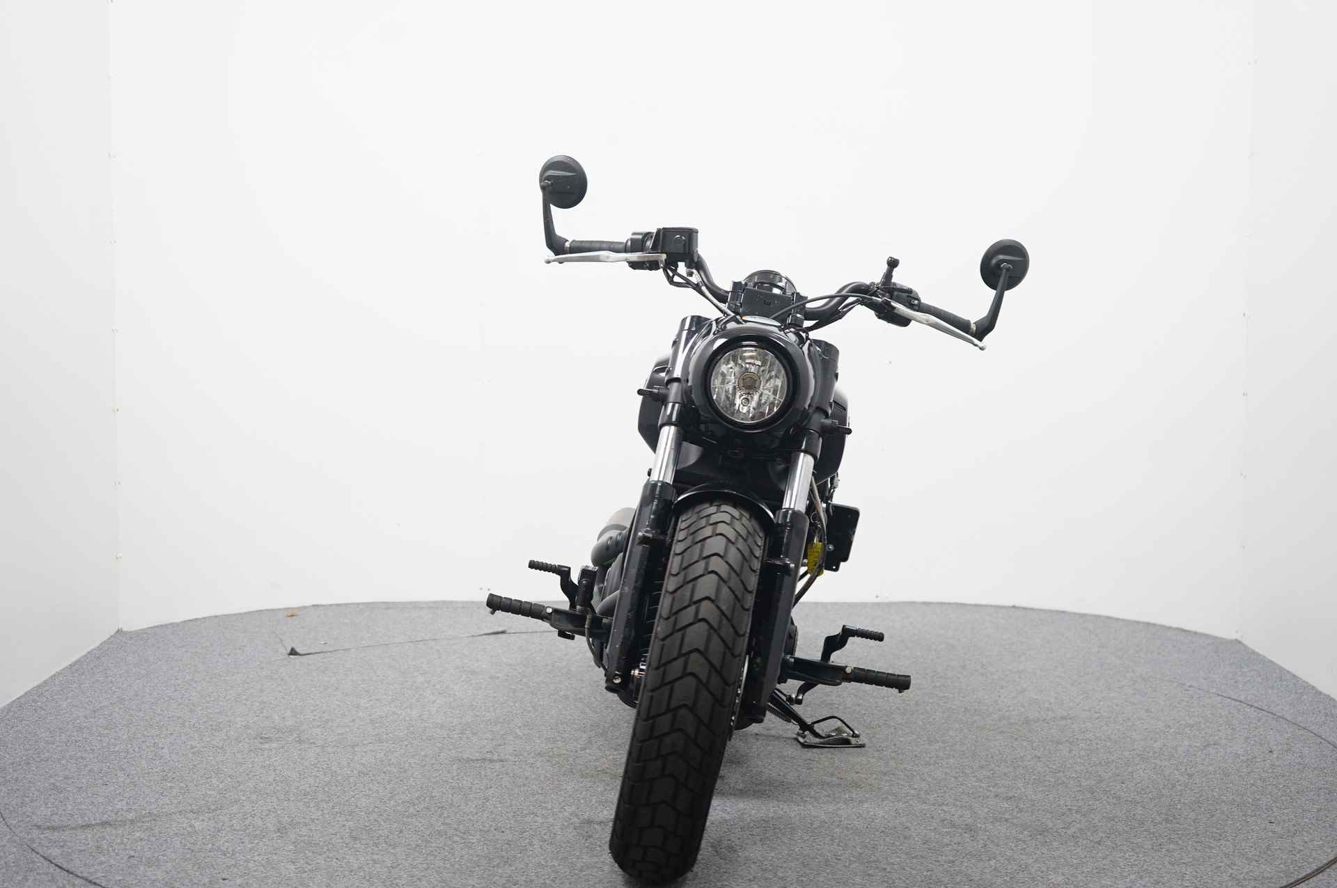 INDIAN MOTORCYCLE SCOUT BOBBER GERESERVEERD T/M 22-11 TI - 3/14