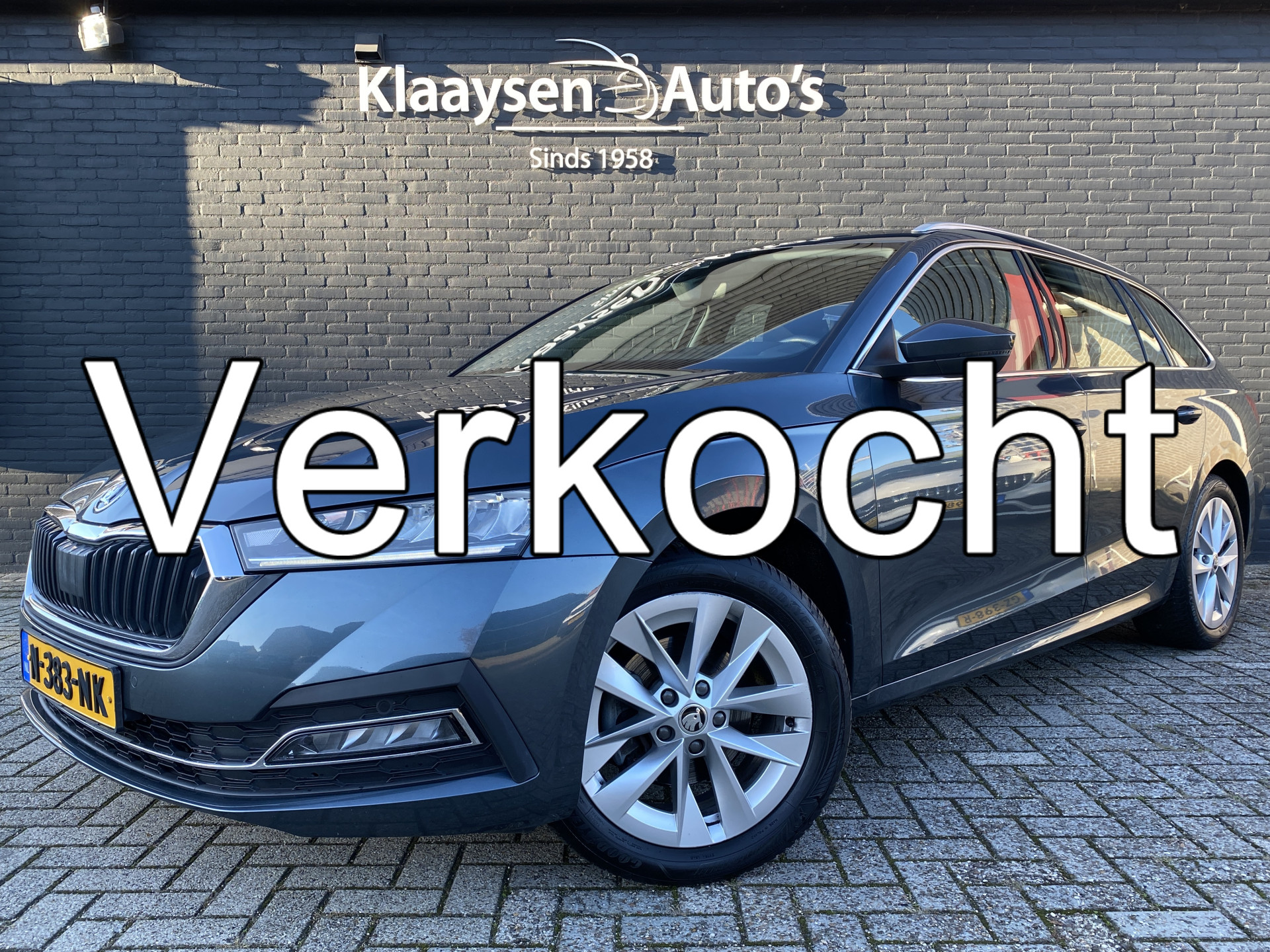 Škoda Octavia Combi 1.0 e-TSI Business Edition Plus AUT. | 1e eigenaar | dealer onderhouden | navigatie | trekhaak | elektr. klep | h. up disp