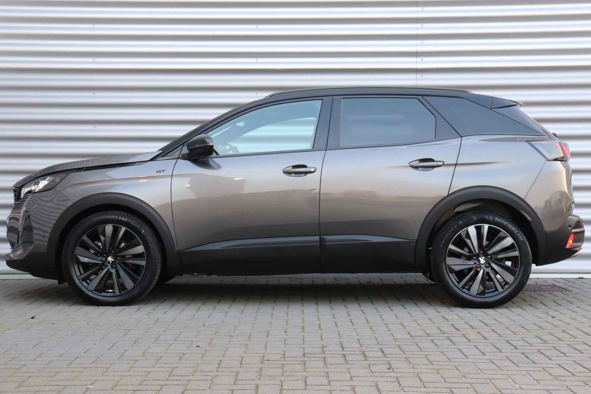 Peugeot 3008 1.2 PURETECH 130PK GT PACK AUTOMAAT / NAVI / LEDER / CLIMA / PDC / 19" LMV / CAMERA / BLACK PACK / KEYLESS / WINTERPAKKET / FULL - 2/42