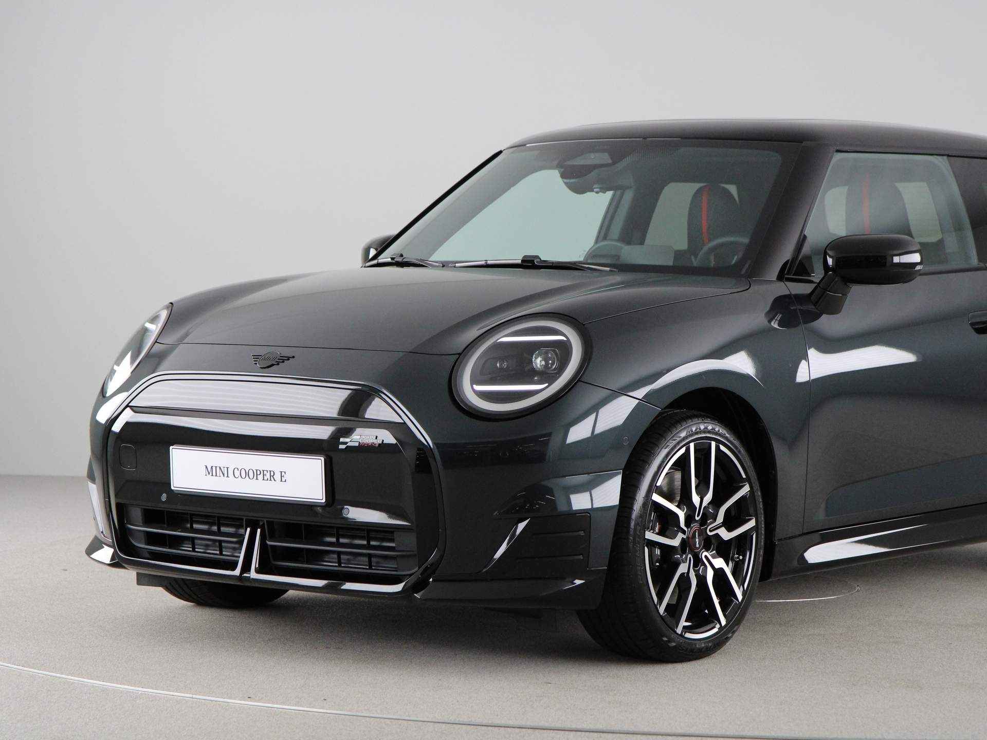 MINI Cooper E John Cooper Works Pakket M PRIVATE LEASE EUR 399,- (48 mnd/10.000 km incl. SEPP subsidie) - 23/27