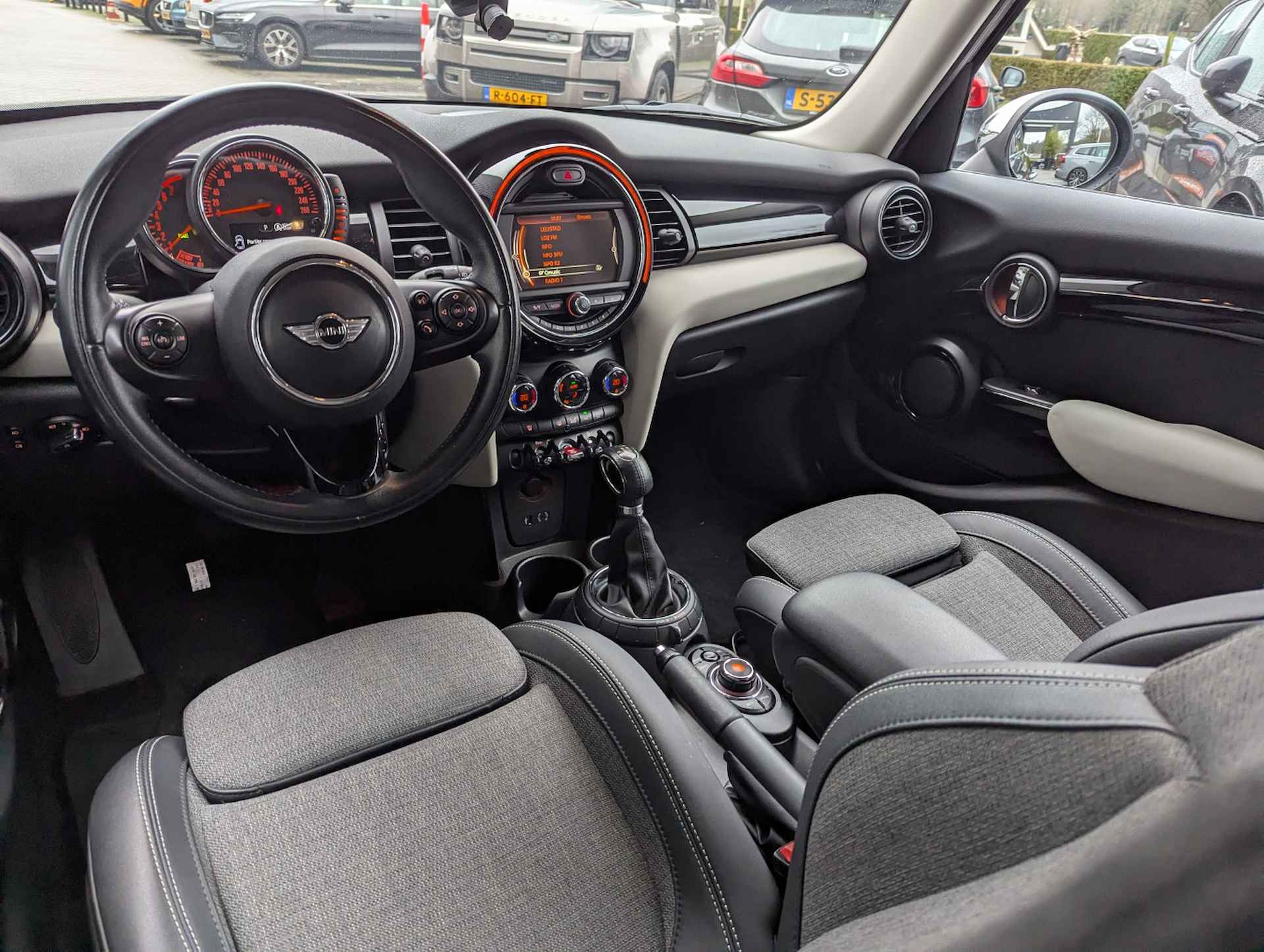 MINI Mini 1.5 Cooper Chili Business | Climate Control | Navigatie | Union Jack Lights | Cruise Control | Parkeersensoren | Sportstoelen | - 3/6