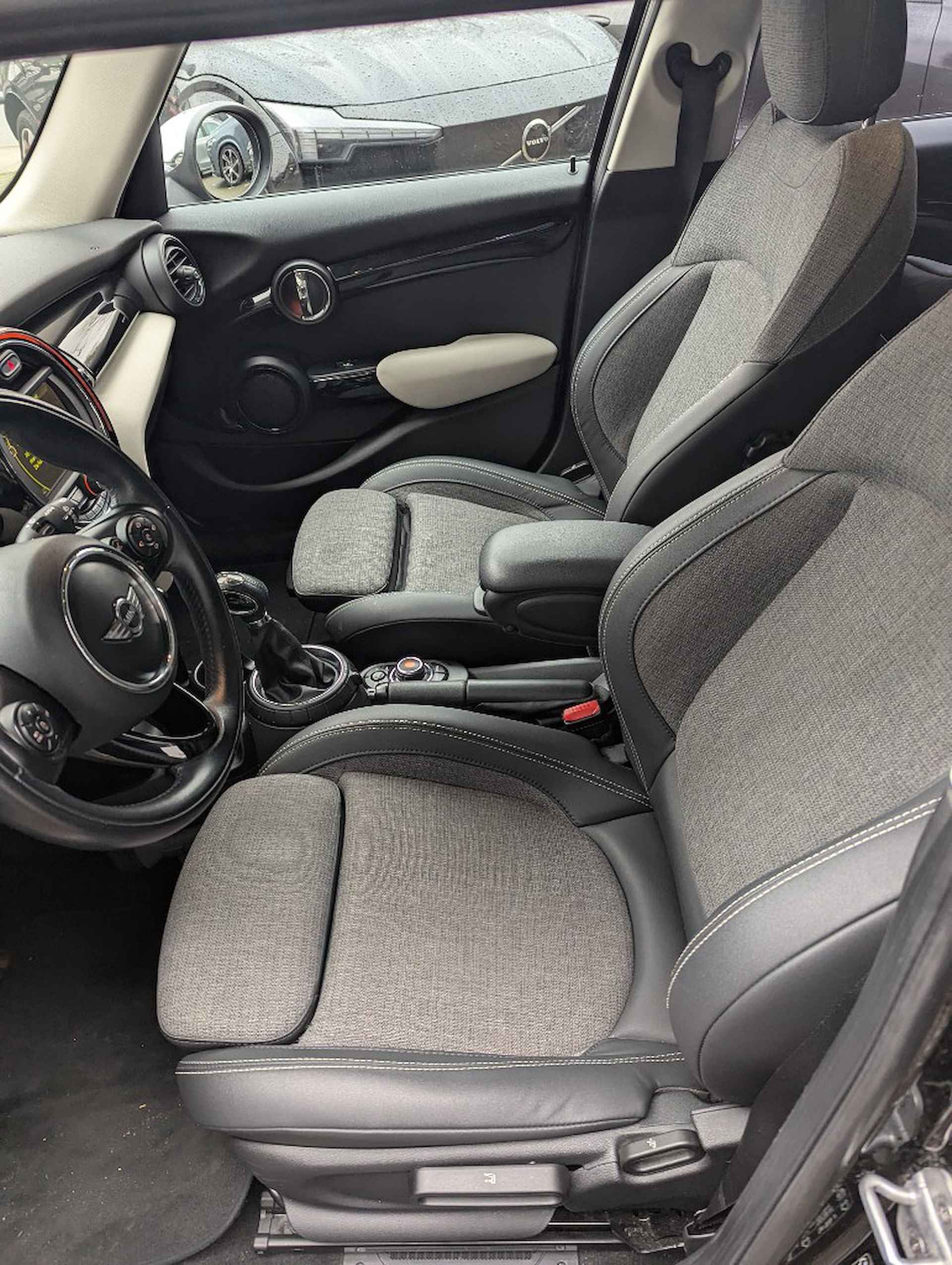 MINI Mini 1.5 Cooper Chili Business | Climate Control | Navigatie | Union Jack Lights | Cruise Control | Parkeersensoren | Sportstoelen | - 4/6