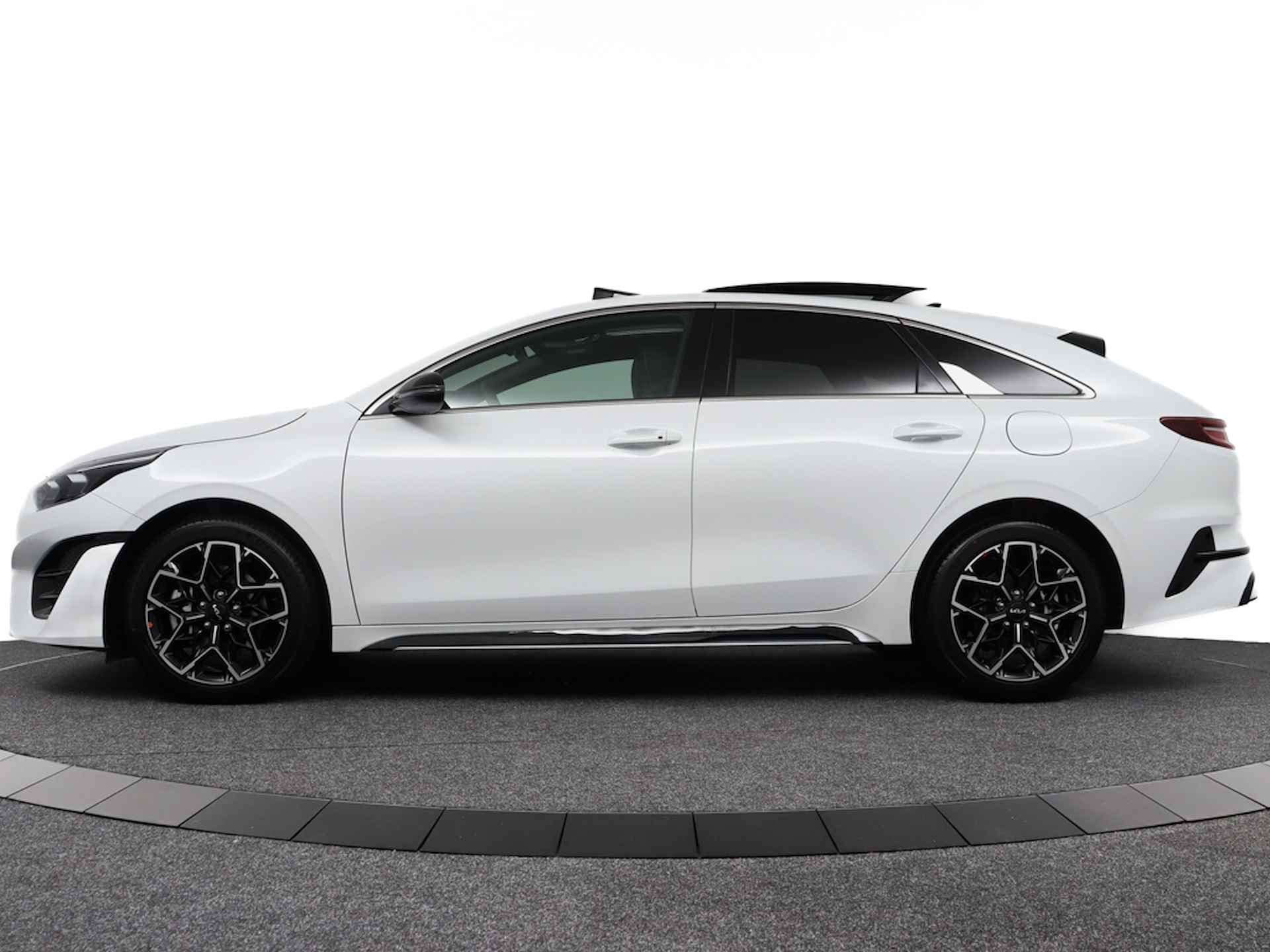 Kia ProCeed 1.5 T-GDi GT-Line Automaat - Direct leverbaar - Panorama dak - Cruise Control - Stoel-/stuurverwarming - Airco - Fabrieksgarantie tot 01-2032 - 4/55