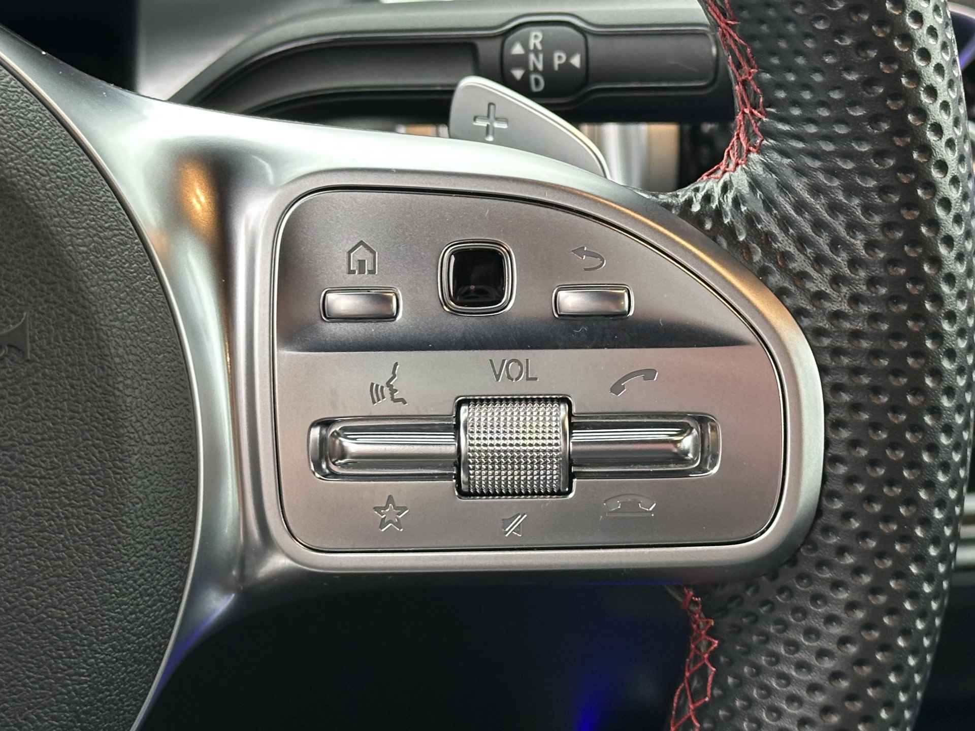 Mercedes-Benz GLB 200 AMG Line 7p | Trekhaak | Keyless | LED | Camera | Stoelverw. - 23/31