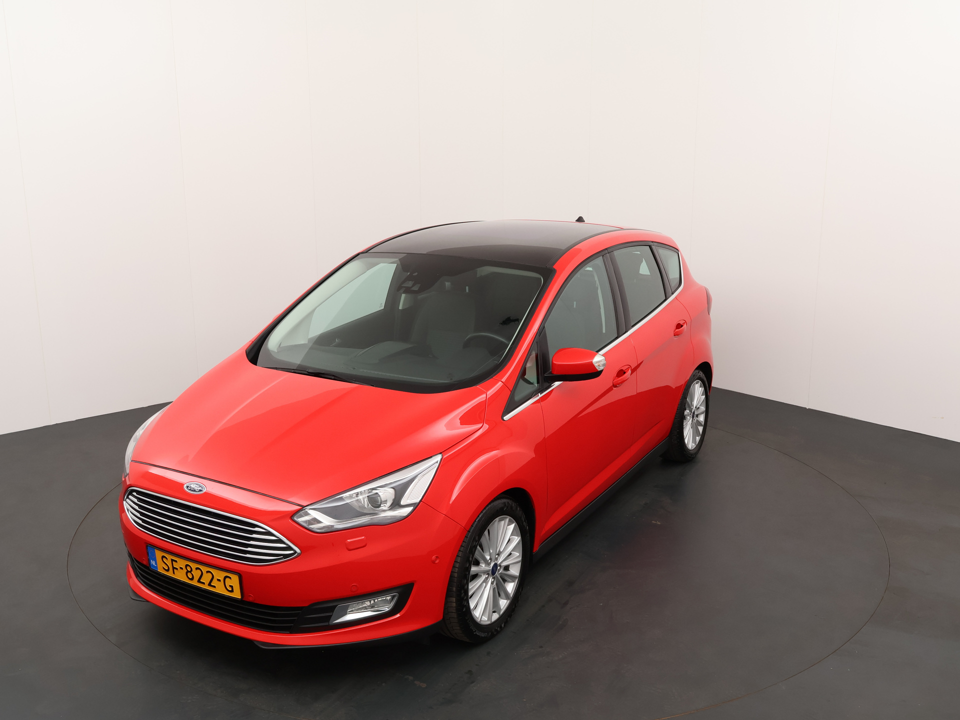 Ford C-MAX Ecoboost 125 pk Titanium | 17-inch | Xenon | Panorama dak | Parkeersensoren V+A | ISOFIX |