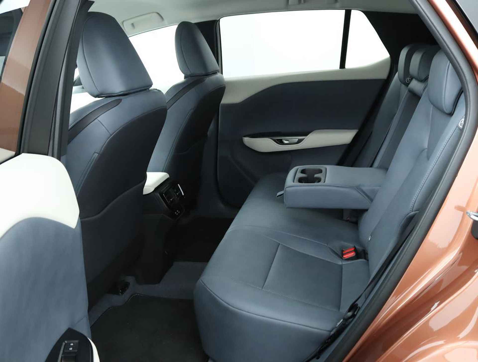 Lexus RZ 450e Executive Line 71 kWh | Nieuw! | Uit voorraad leverbaar | - 41/56