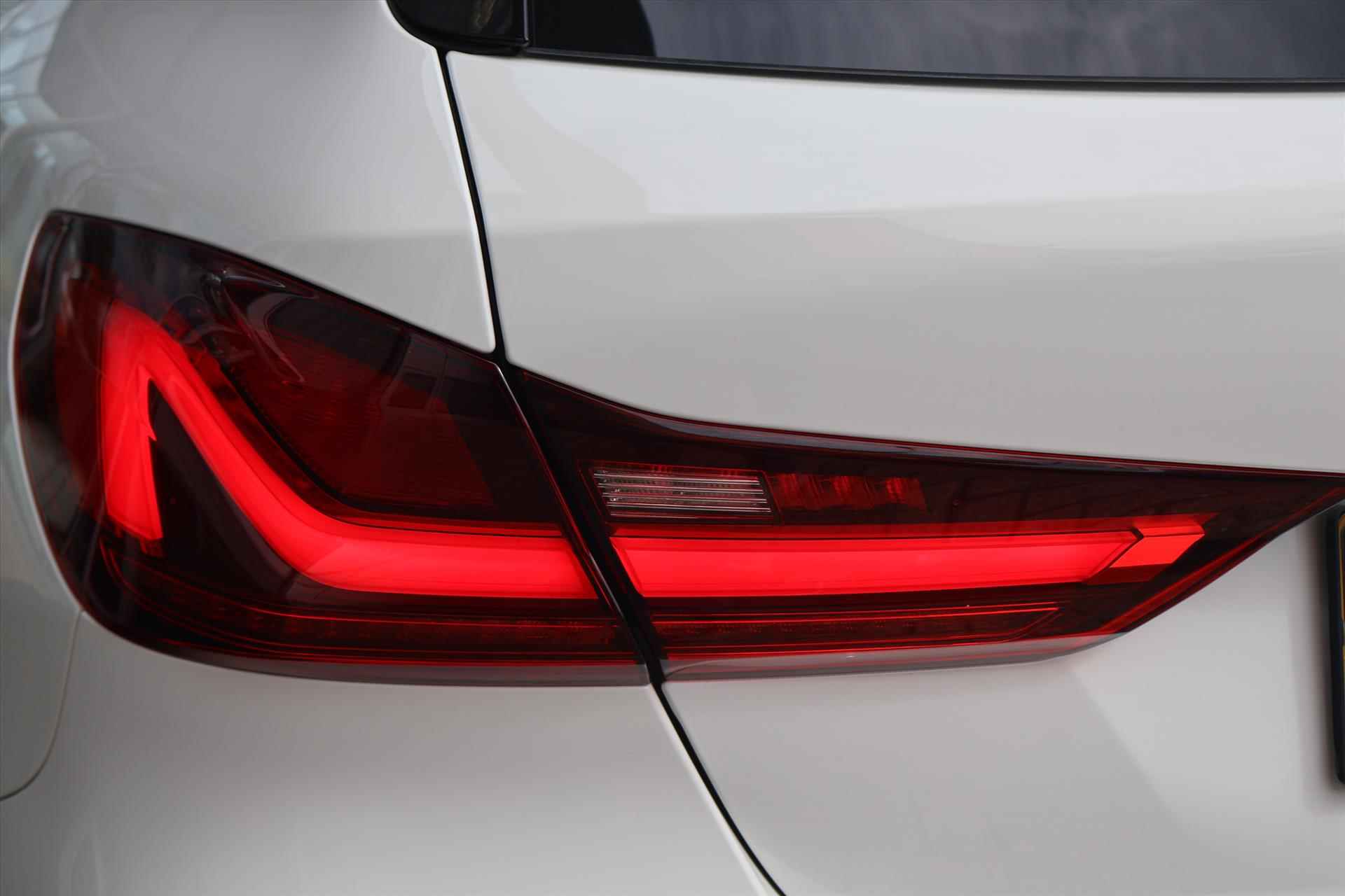 BMW 1-Serie (f40) 118i M-Sport 140pk | Carplay | Cruise | LED I Navi I Sfeerverlichting - 17/51