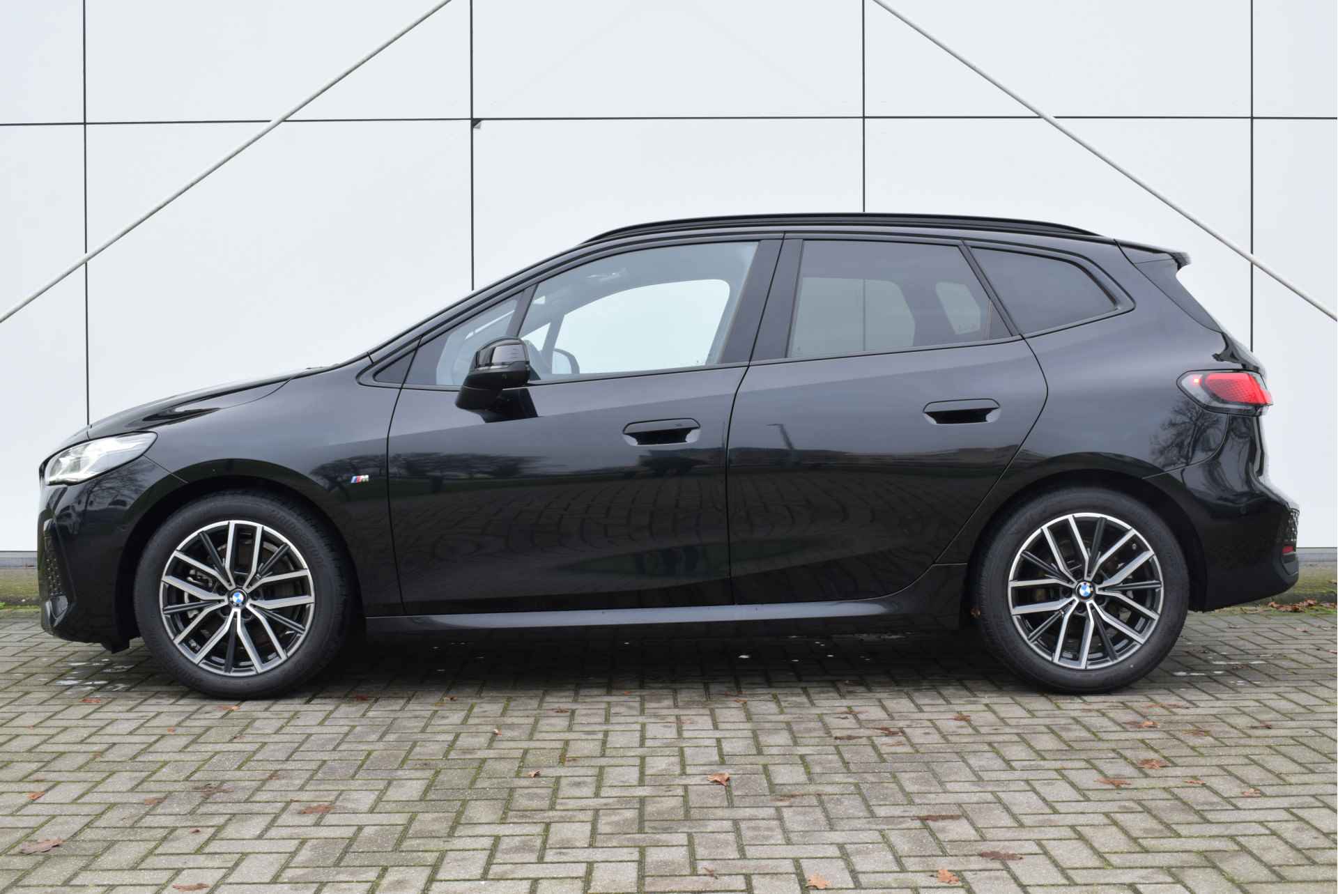 BMW 2 Serie Active Tourer 223i High Executive M Sport Automaat / Panoramadak / Adaptief M Onderstel / Sportstoelen / Stoelverwarming / Head-Up / Adaptieve LED / Harman Kardon / Parking Assistant Plus - 3/32