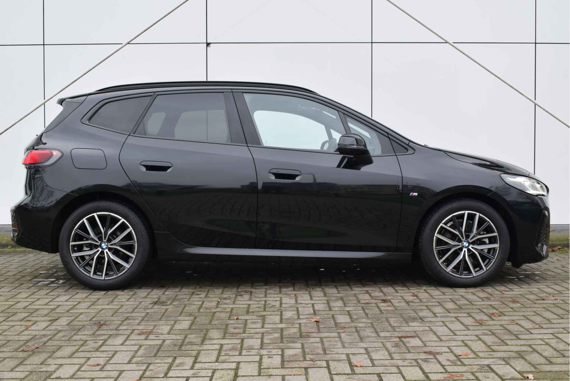 BMW 2 Serie Active Tourer 223i High Executive M Sport Automaat / Panoramadak / Adaptief M Onderstel / Sportstoelen / Stoelverwarming / Head-Up / Adaptieve LED / Harman Kardon / Parking Assistant Plus - 11/32