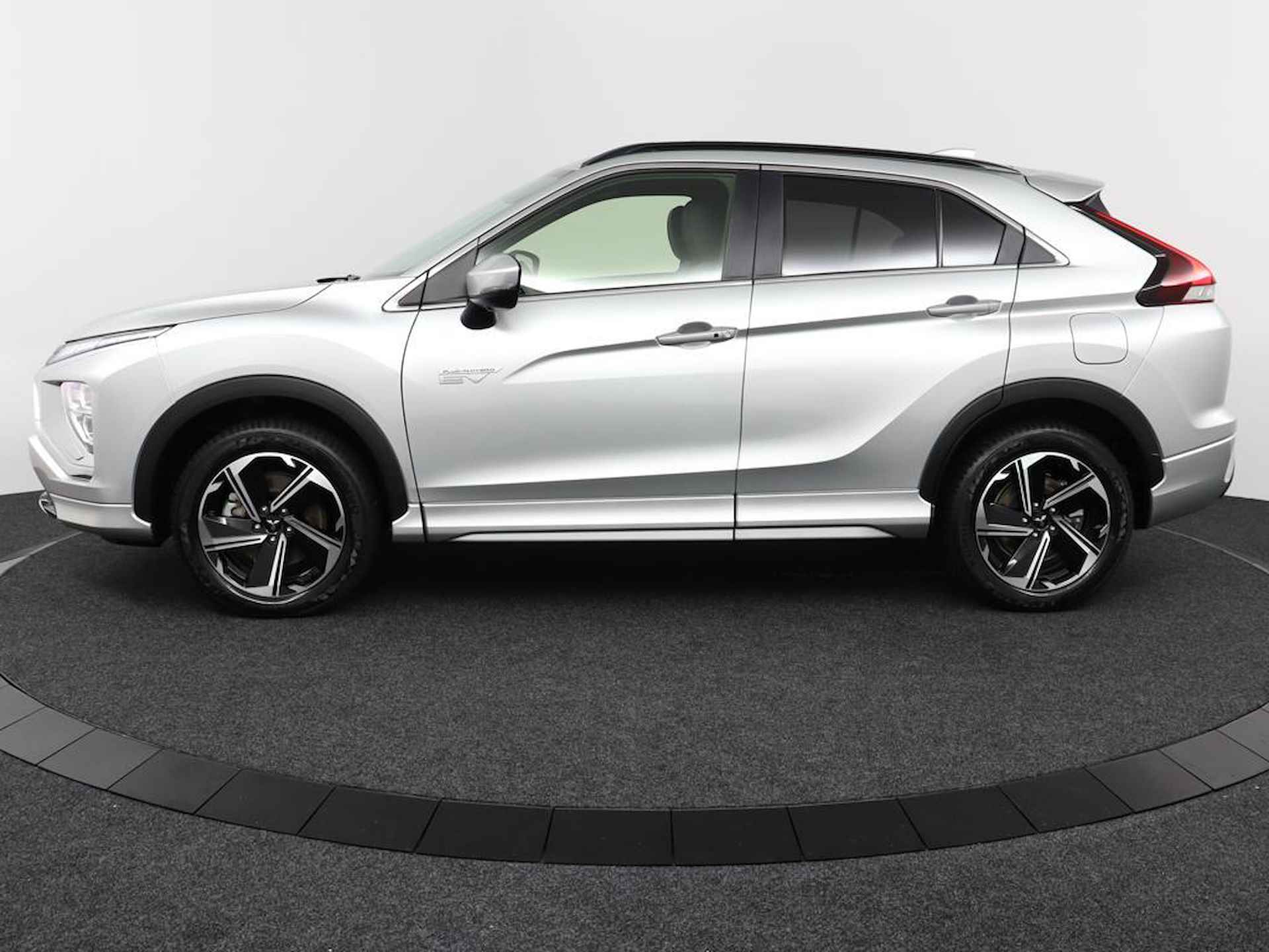 Mitsubishi Eclipse Cross 2.4 PHEV Instyle Automaat | Climate Control | Bekleding Leer/Alcantara | 360 Camera | All-Season Banden - 3/60