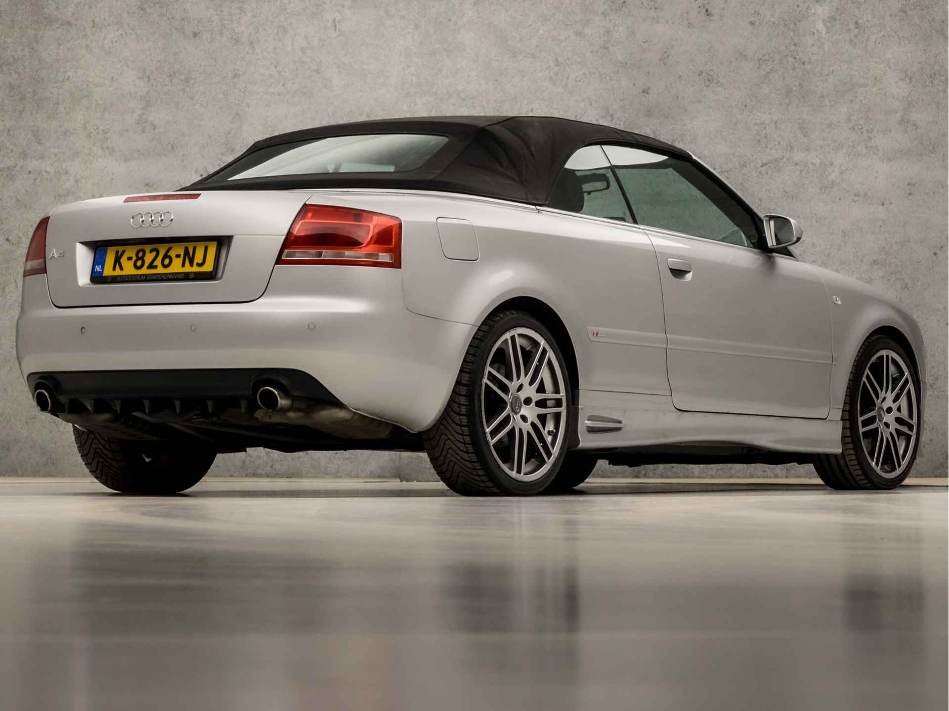 Audi A4 Cabriolet 2.0 TFSI Pro Line Sport 200Pk Automaat (YOUNGTIMER, NAVIGATIE, CLIMATE, STOELVERWARMING, LEDEREN SPORTSTOELEN, XENON, BLUETOOTH, PARKEERSENSOREN, NIEUWE APK, NIEUWSTAAT) - 5/33