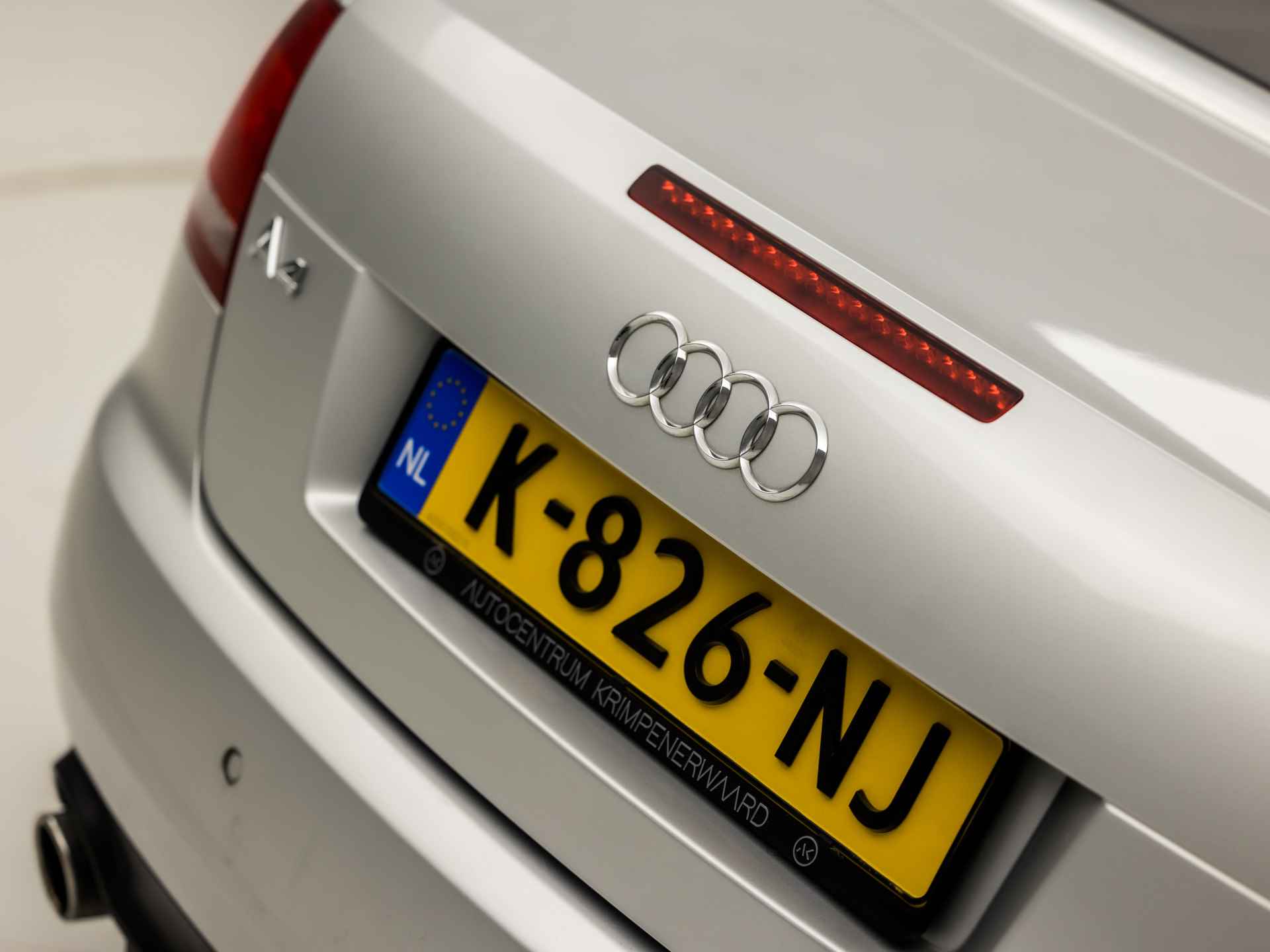 Audi A4 Cabriolet 2.0 TFSI Pro Line Sport 200Pk Automaat (YOUNGTIMER, NAVIGATIE, CLIMATE, STOELVERWARMING, LEDEREN SPORTSTOELEN, XENON, BLUETOOTH, PARKEERSENSOREN, NIEUWE APK, NIEUWSTAAT) - 26/33