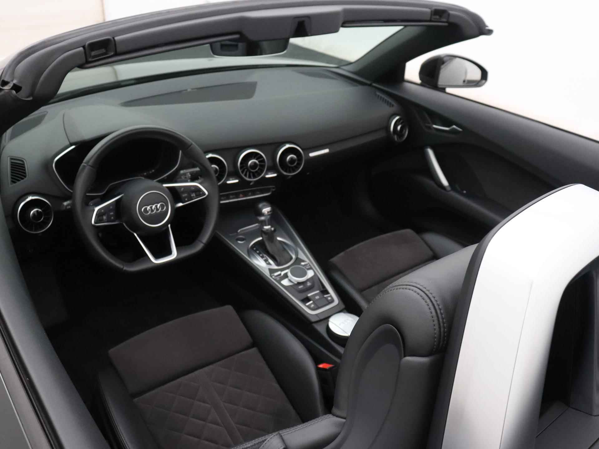 Audi TT Roadster 1.8 TFSI Pro Line S 180 PK | Automaat | S-line | Navigatie | Cruise Control | Climate Control | Stoelverwarming | Parkeersensoren | Virtual Cockpit |  LED | Lichtmetalen velgen | Softtop | Cabrio | - 12/31