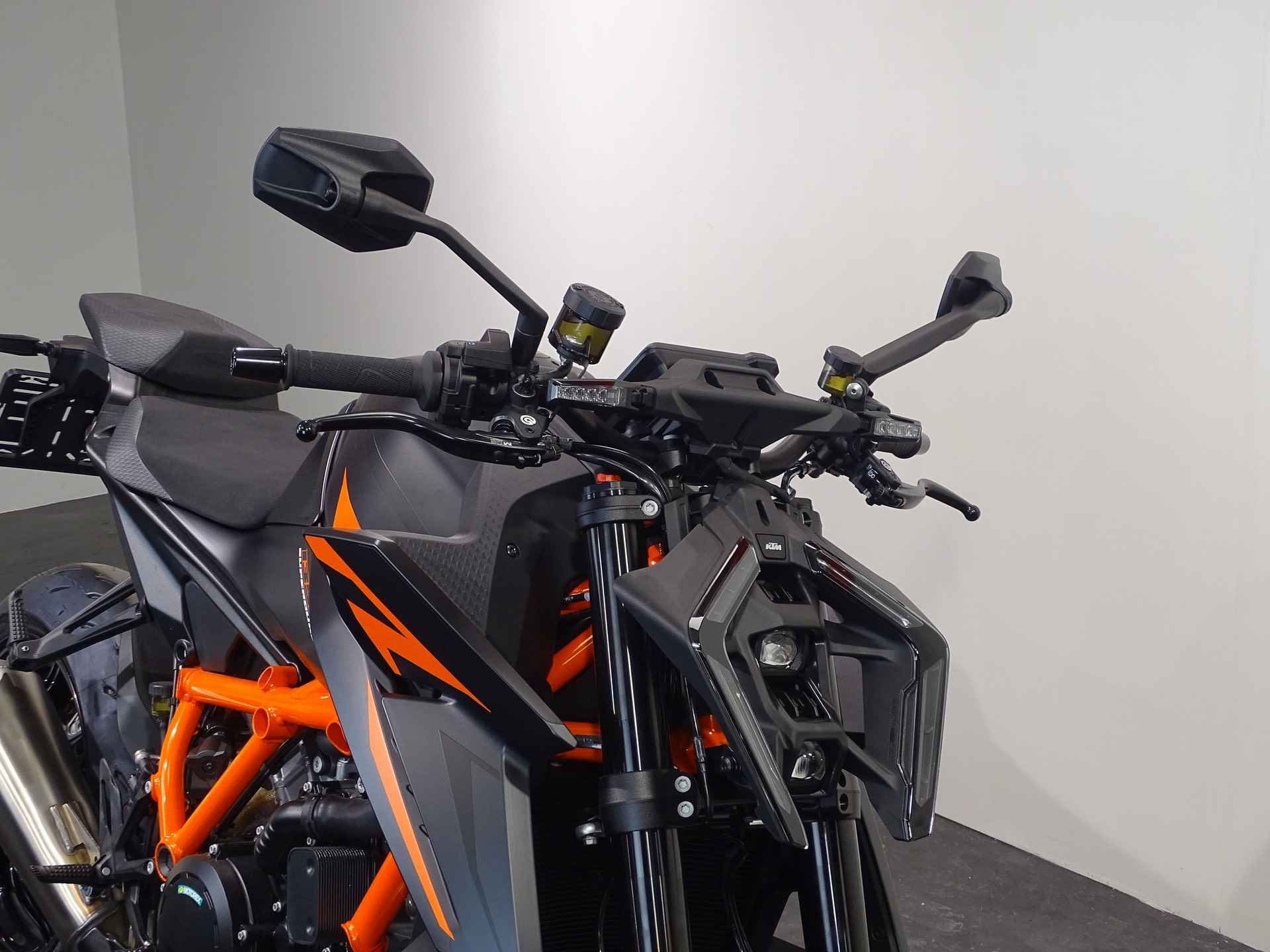 KTM 1390 SUPERDUKE R - 3/12