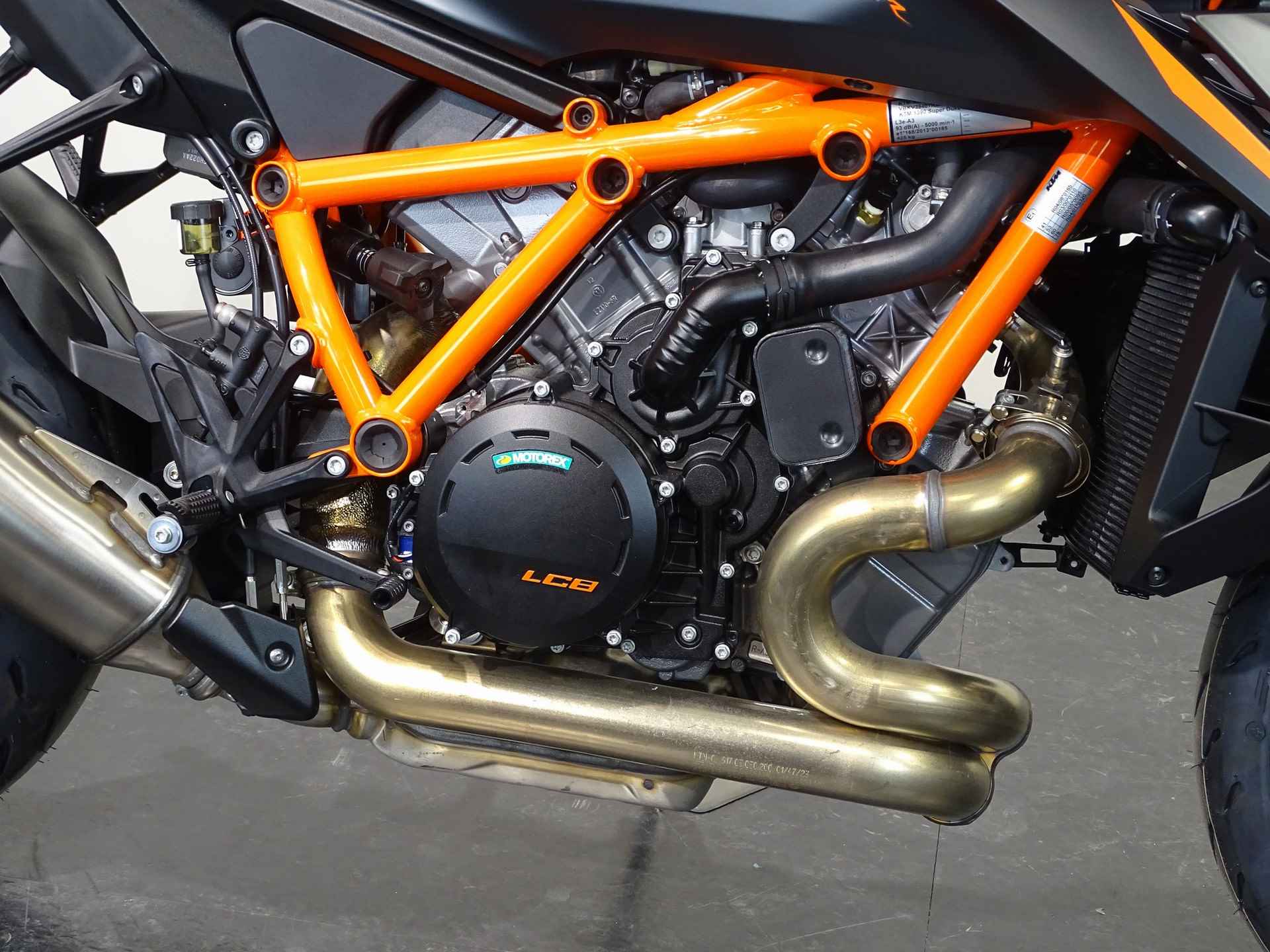 KTM 1390 SUPERDUKE R - 5/12