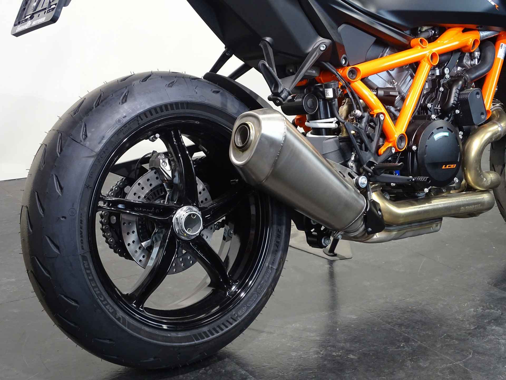 KTM 1390 SUPERDUKE R - 7/12