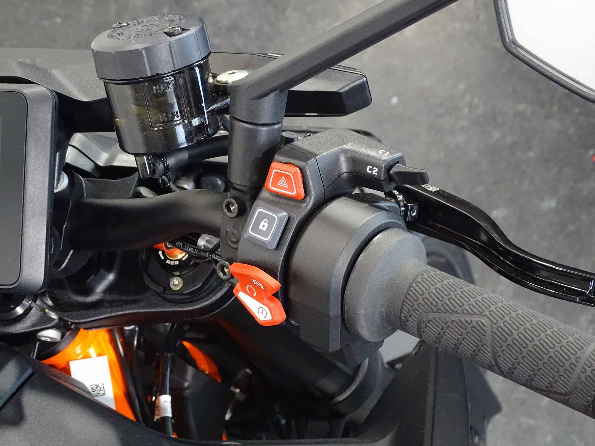 KTM 1390 SUPERDUKE R - 10/12