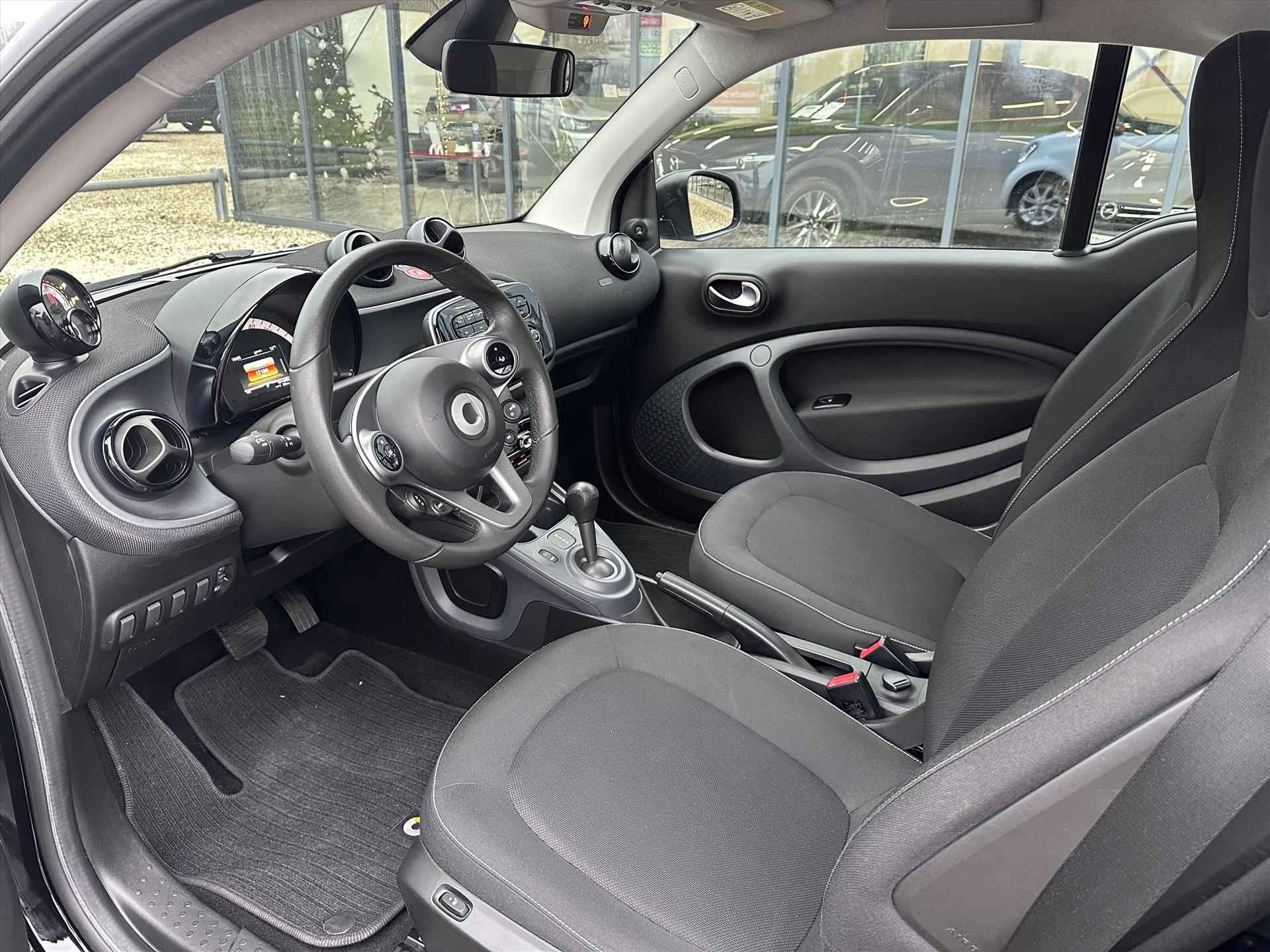 smart Fortwo Coupé EQ 82pk / Airco / Stoelverwarming / Nieuw staat! - 18/38