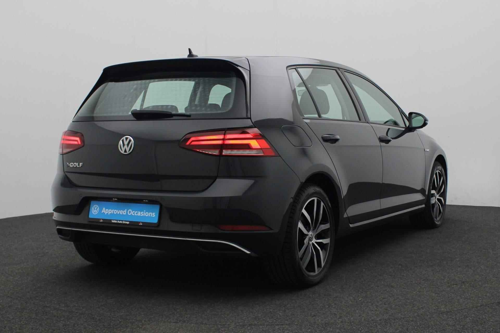 Volkswagen e-Golf 136PK | Navi | Parkeersensoren voor/achter | ACC | Verwarmbare voorruit | Alarm | Park Assist - 4/35