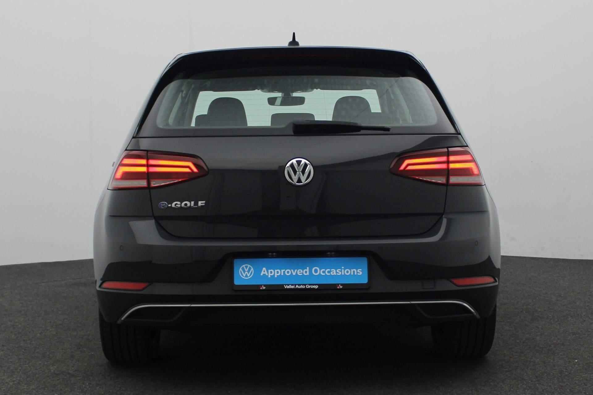 Volkswagen e-Golf 136PK | Navi | Parkeersensoren voor/achter | ACC | Verwarmbare voorruit | Alarm | Park Assist - 14/35