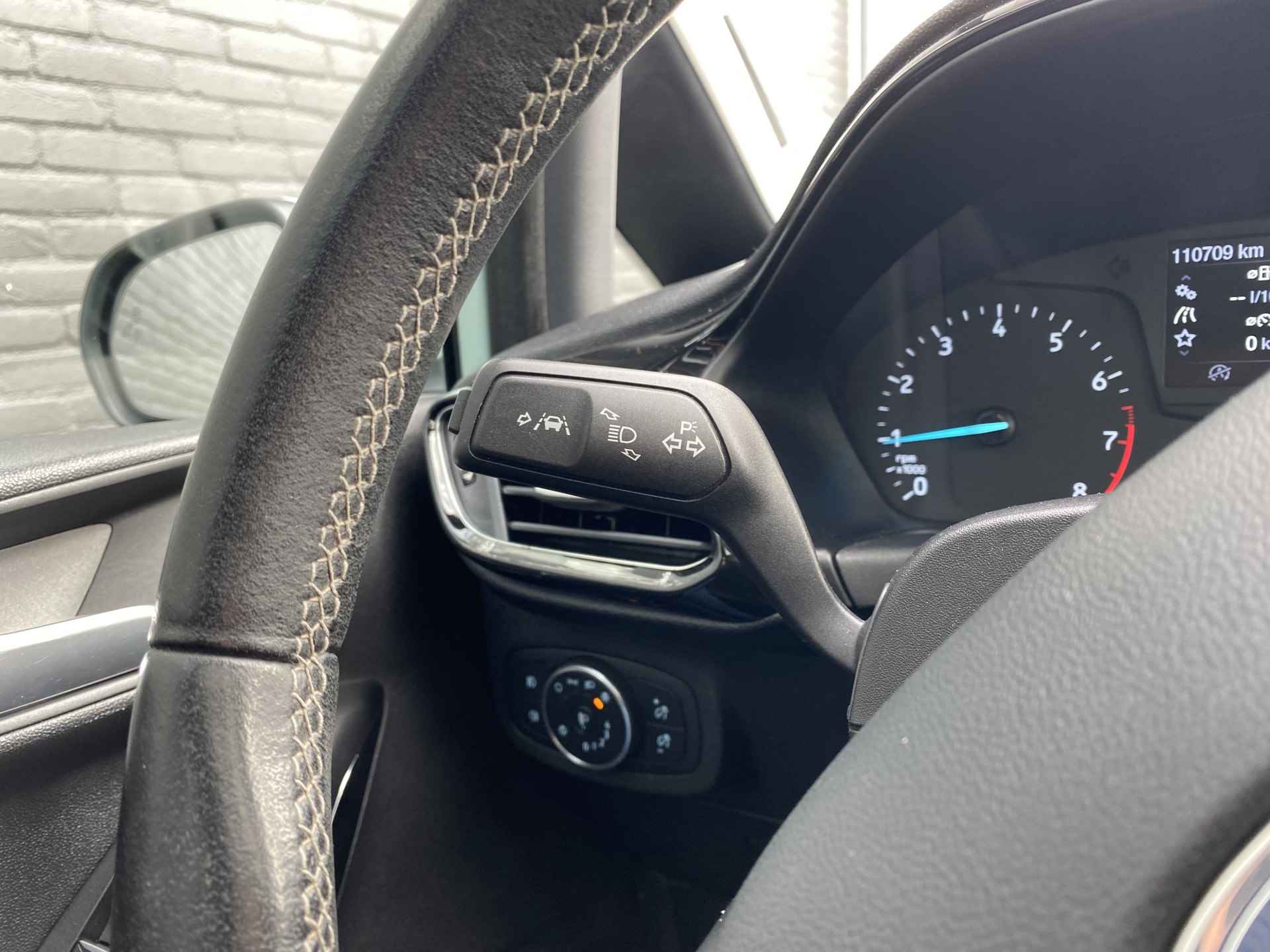 Ford Fiesta 1.0 EcoBoost Titanium | 1e eigenaar | dealer onderh. | navigatie | panoramadak | stoelverwarming | dab audio - 40/43