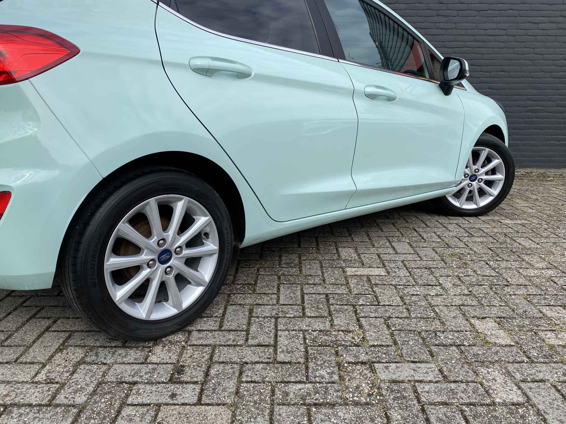 Ford Fiesta 1.0 EcoBoost Titanium | 1e eigenaar | dealer onderh. | navigatie | panoramadak | stoelverwarming | dab audio - 11/43
