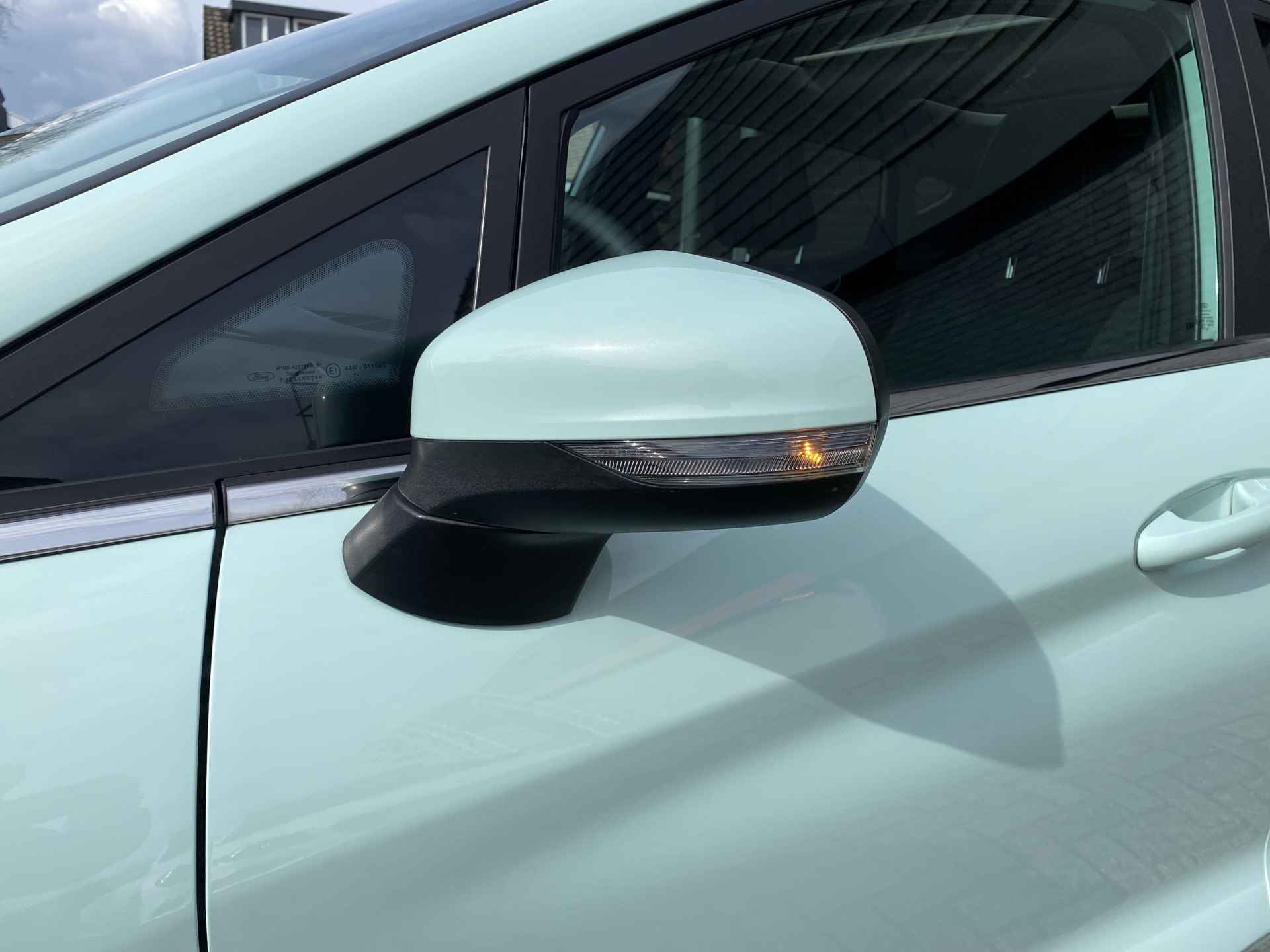 Ford Fiesta 1.0 EcoBoost Titanium | 1e eigenaar | dealer onderh. | navigatie | panoramadak | stoelverwarming | dab audio - 17/43