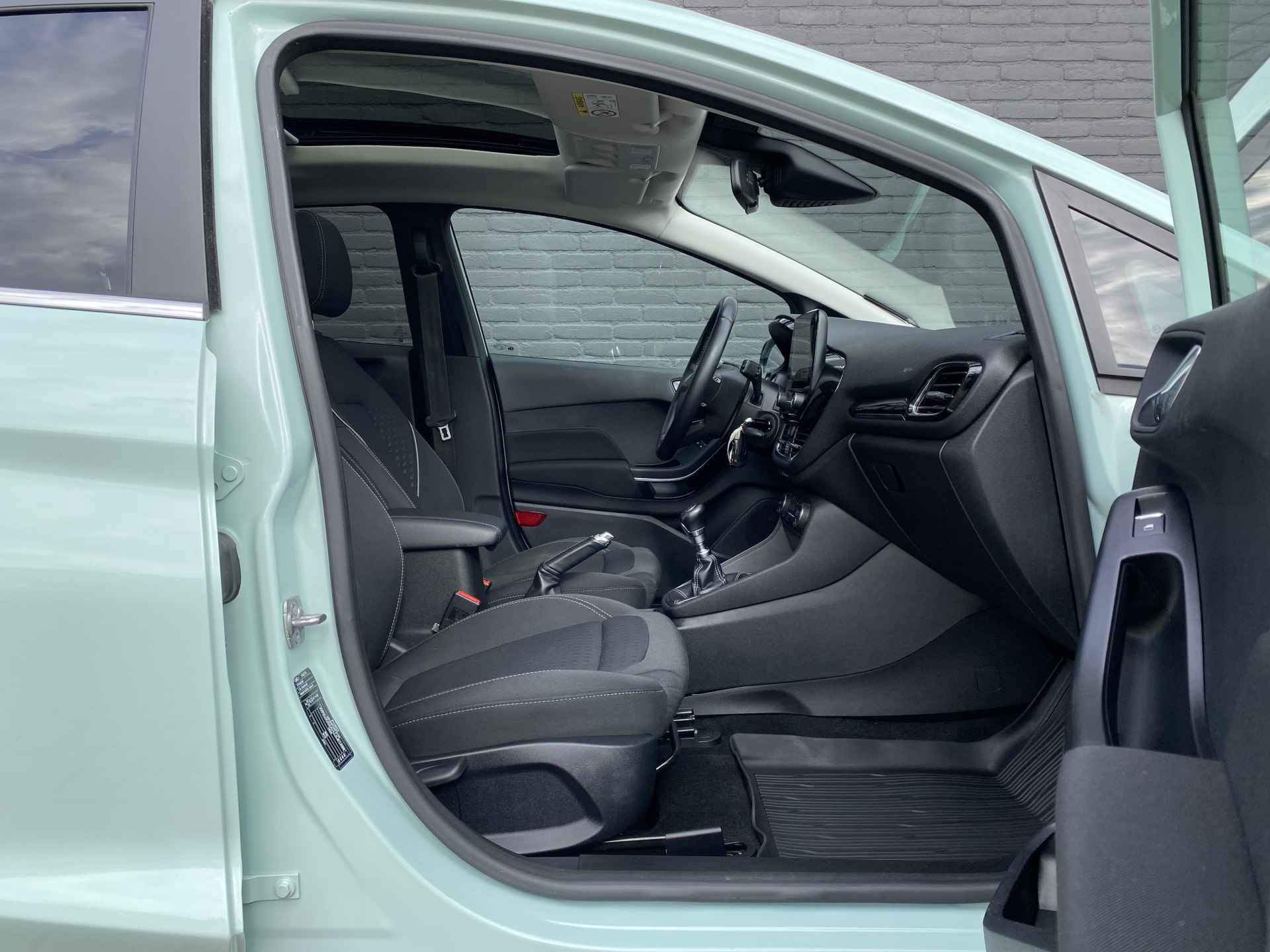 Ford Fiesta 1.0 EcoBoost Titanium | 1e eigenaar | dealer onderh. | navigatie | panoramadak | stoelverwarming | dab audio - 23/43