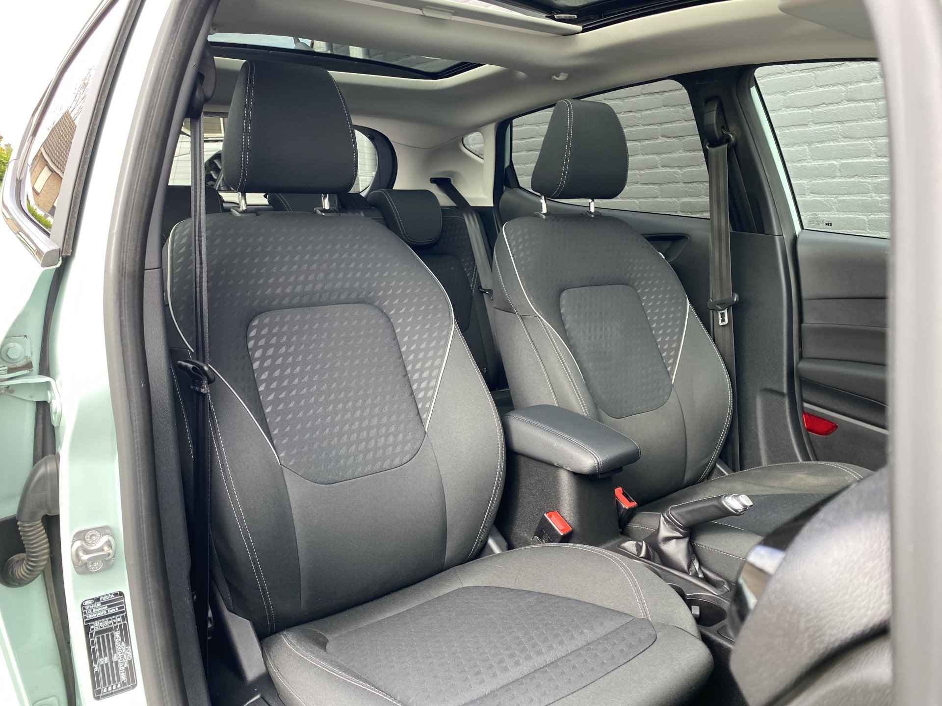 Ford Fiesta 1.0 EcoBoost Titanium | 1e eigenaar | dealer onderh. | navigatie | panoramadak | stoelverwarming | dab audio - 24/43