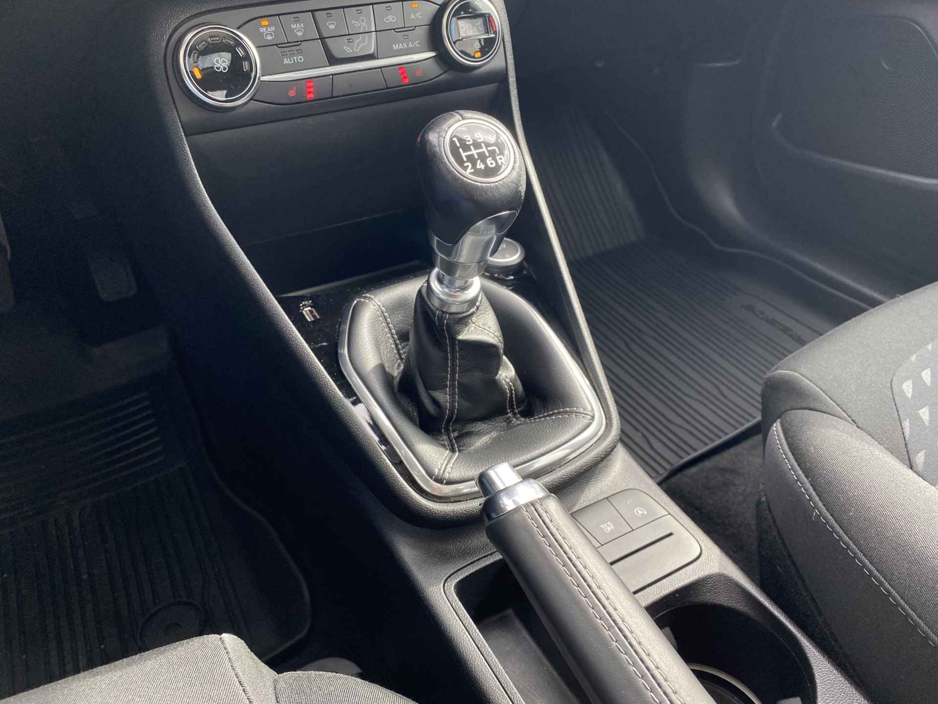 Ford Fiesta 1.0 EcoBoost Titanium | 1e eigenaar | dealer onderh. | navigatie | panoramadak | stoelverwarming | dab audio - 32/43