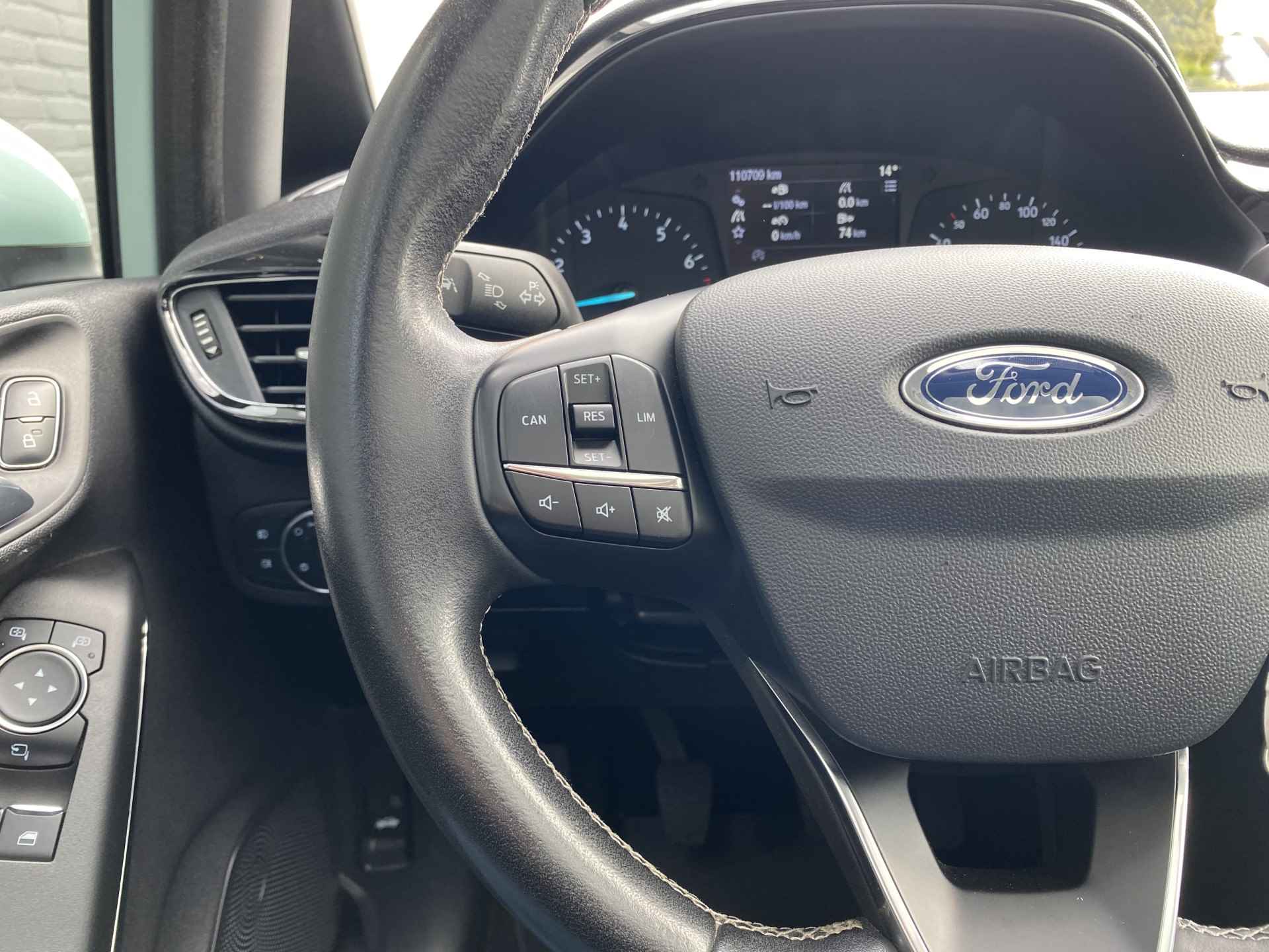 Ford Fiesta 1.0 EcoBoost Titanium | 1e eigenaar | dealer onderh. | navigatie | panoramadak | stoelverwarming | dab audio - 36/43