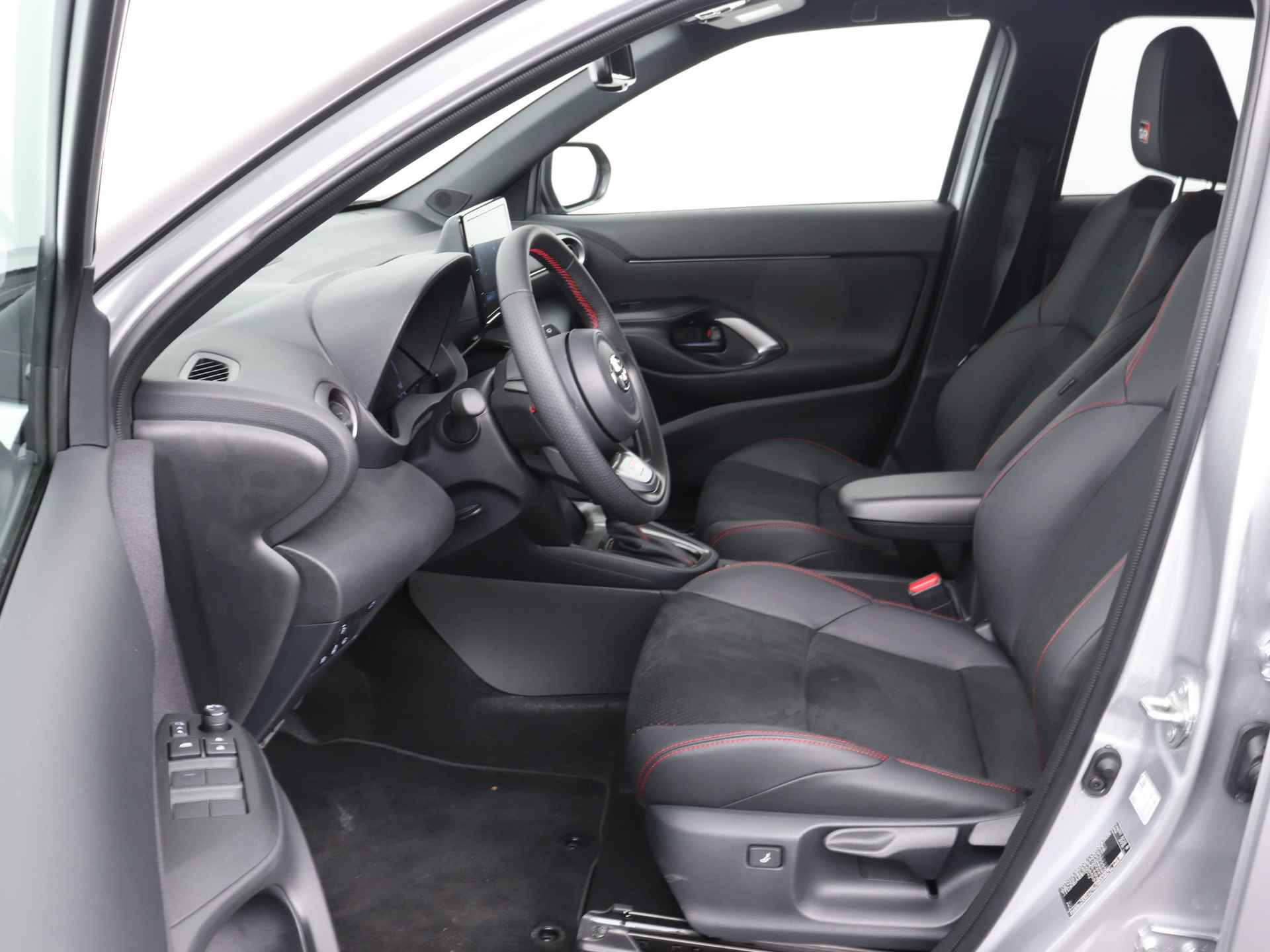 Toyota Yaris Cross 1.5 Hybrid GR Sport - Bi tone Limited | Navigatie | Stoelverwarming | Full LED | Apple CarPlay / Android auto | - 20/46