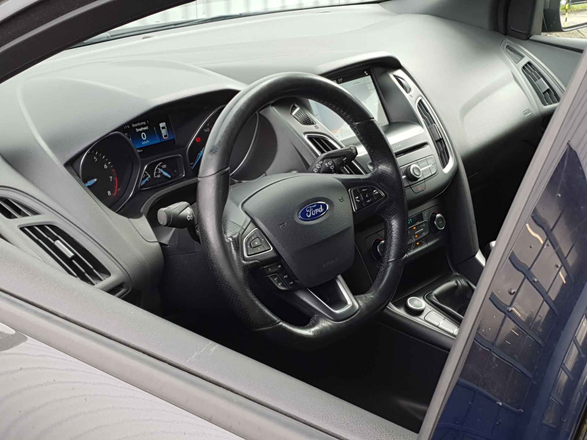 Ford Focus 1.0 125PK ST-Line | Cruise Control | Navigatie | Parkeensensoren V+A | 18 inch | - 3/36