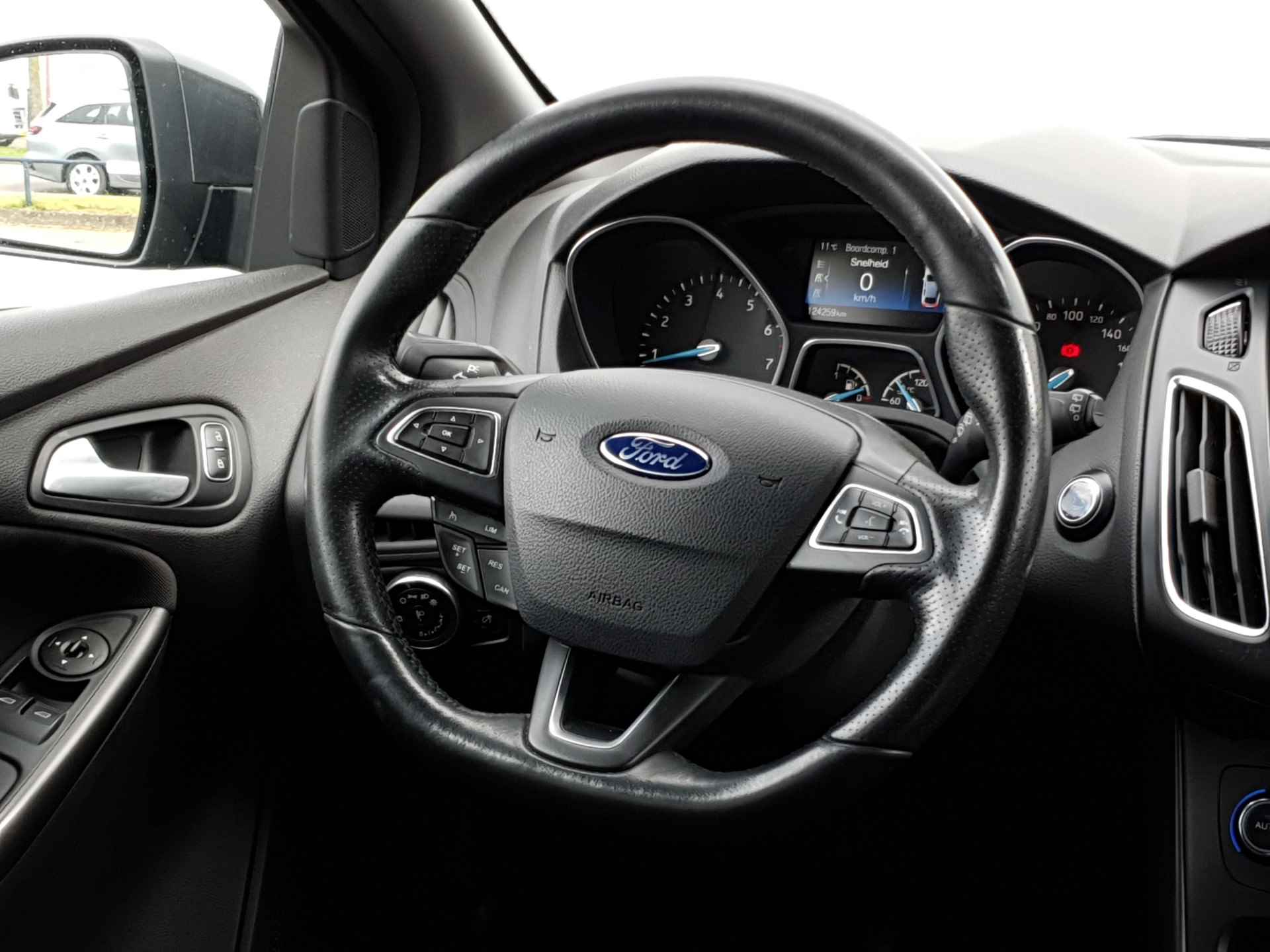 Ford Focus 1.0 125PK ST-Line | Cruise Control | Navigatie | Parkeensensoren V+A | 18 inch | - 13/36
