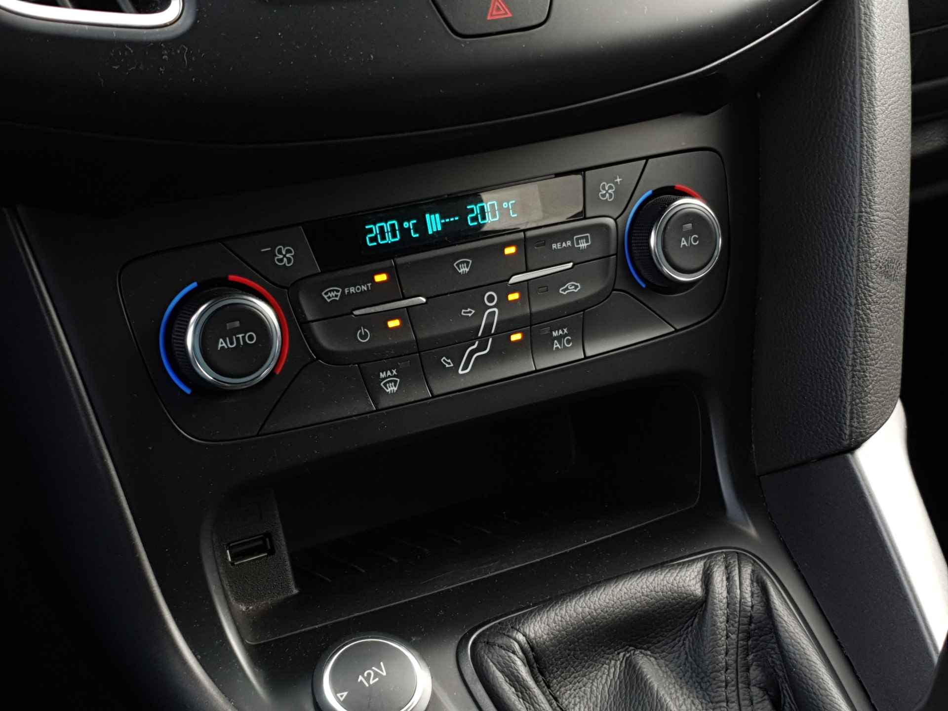 Ford Focus 1.0 125PK ST-Line | Cruise Control | Navigatie | Parkeensensoren V+A | 18 inch | - 31/36