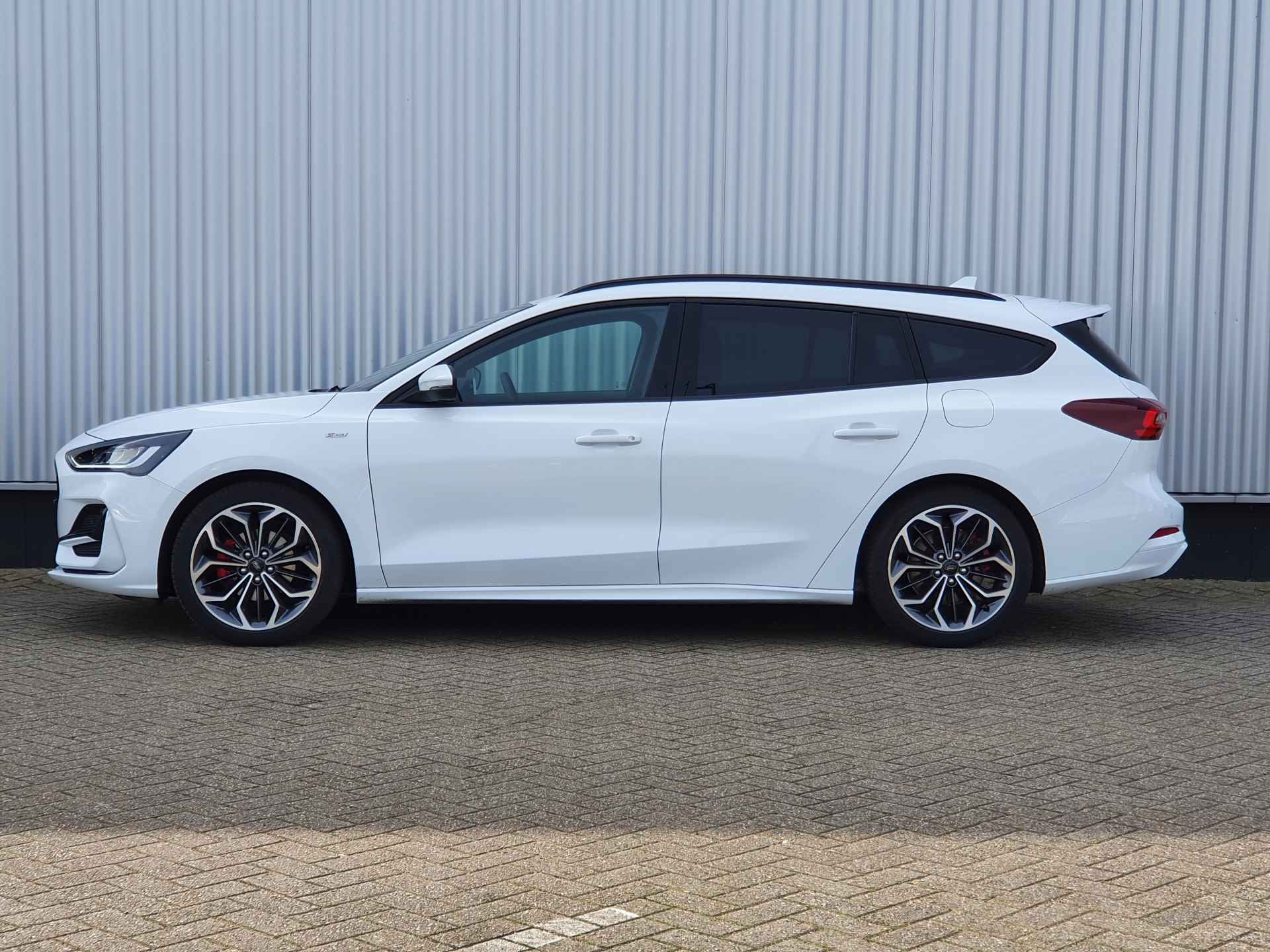 Ford Focus Wagon 1.0 Hybrid ST-Line X | Winter Pack | 18 inch! | Cruise Control | Carplay/Android Auto - 18/37