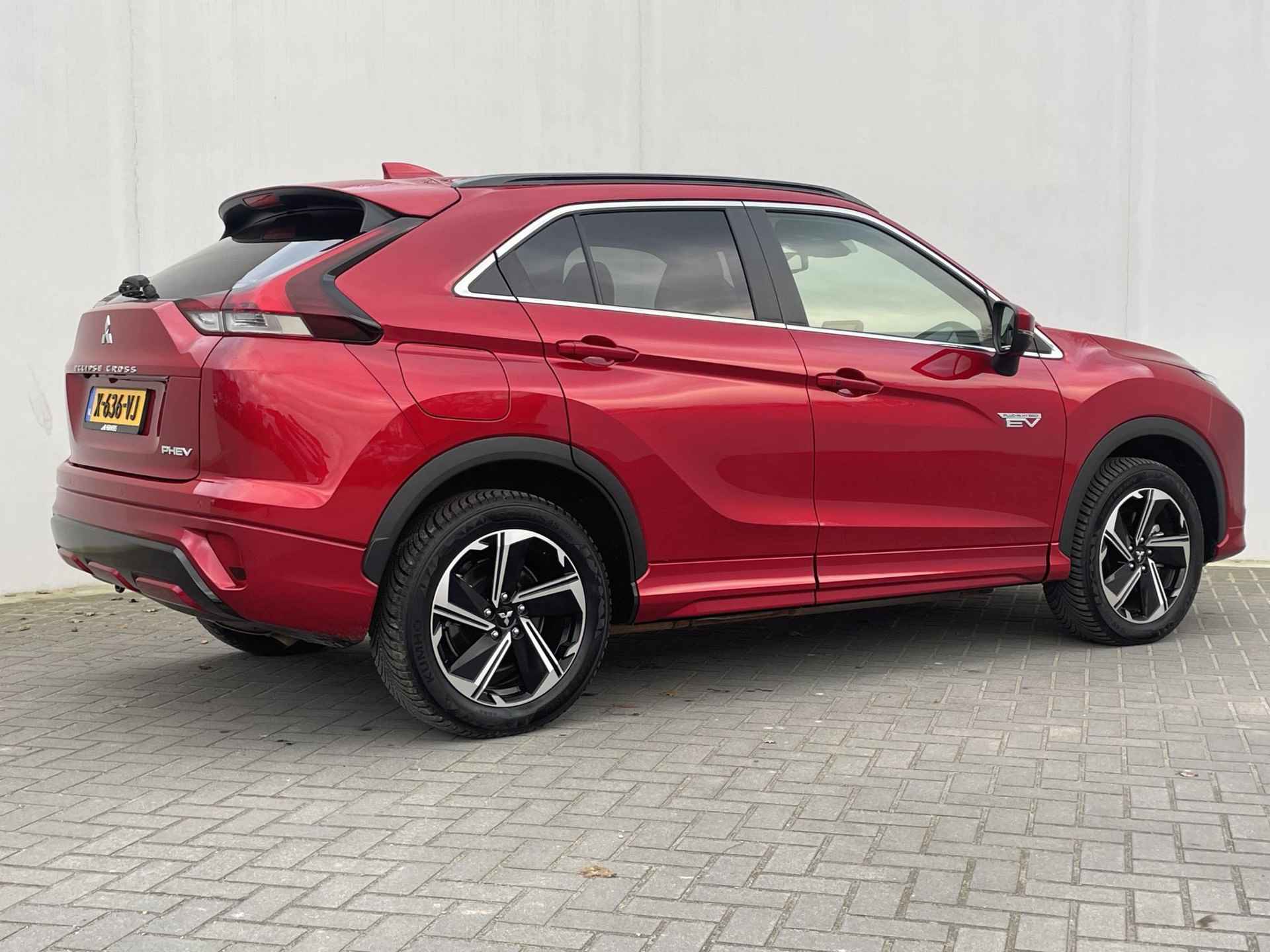 Mitsubishi Eclipse Cross 2.4 PHEV Executive / All Season Banden / Cruise Control Adaptief / Rondomzicht Camera / Navigatie / Apple carplay/Android auto / - 3/38