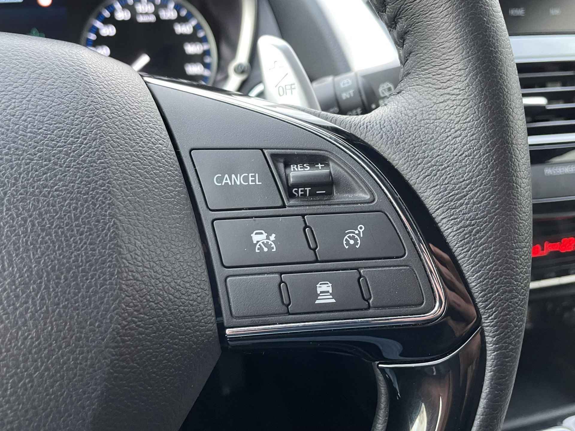 Mitsubishi Eclipse Cross 2.4 PHEV Executive / All Season Banden / Cruise Control Adaptief / Rondomzicht Camera / Navigatie / Apple carplay/Android auto / - 11/38