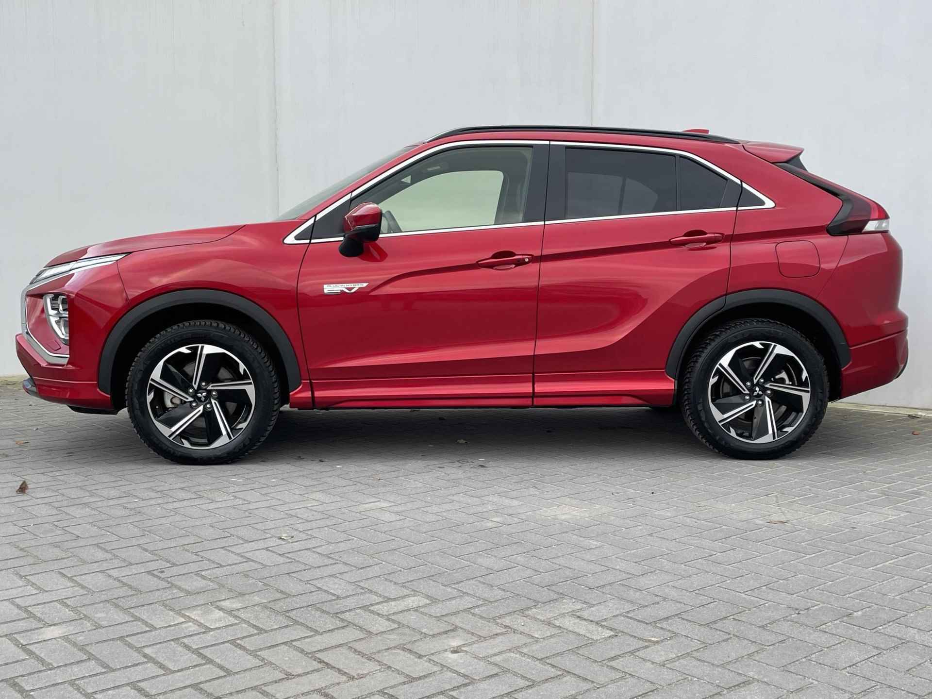 Mitsubishi Eclipse Cross 2.4 PHEV Executive / All Season Banden / Cruise Control Adaptief / Rondomzicht Camera / Navigatie / Apple carplay/Android auto / - 10/38